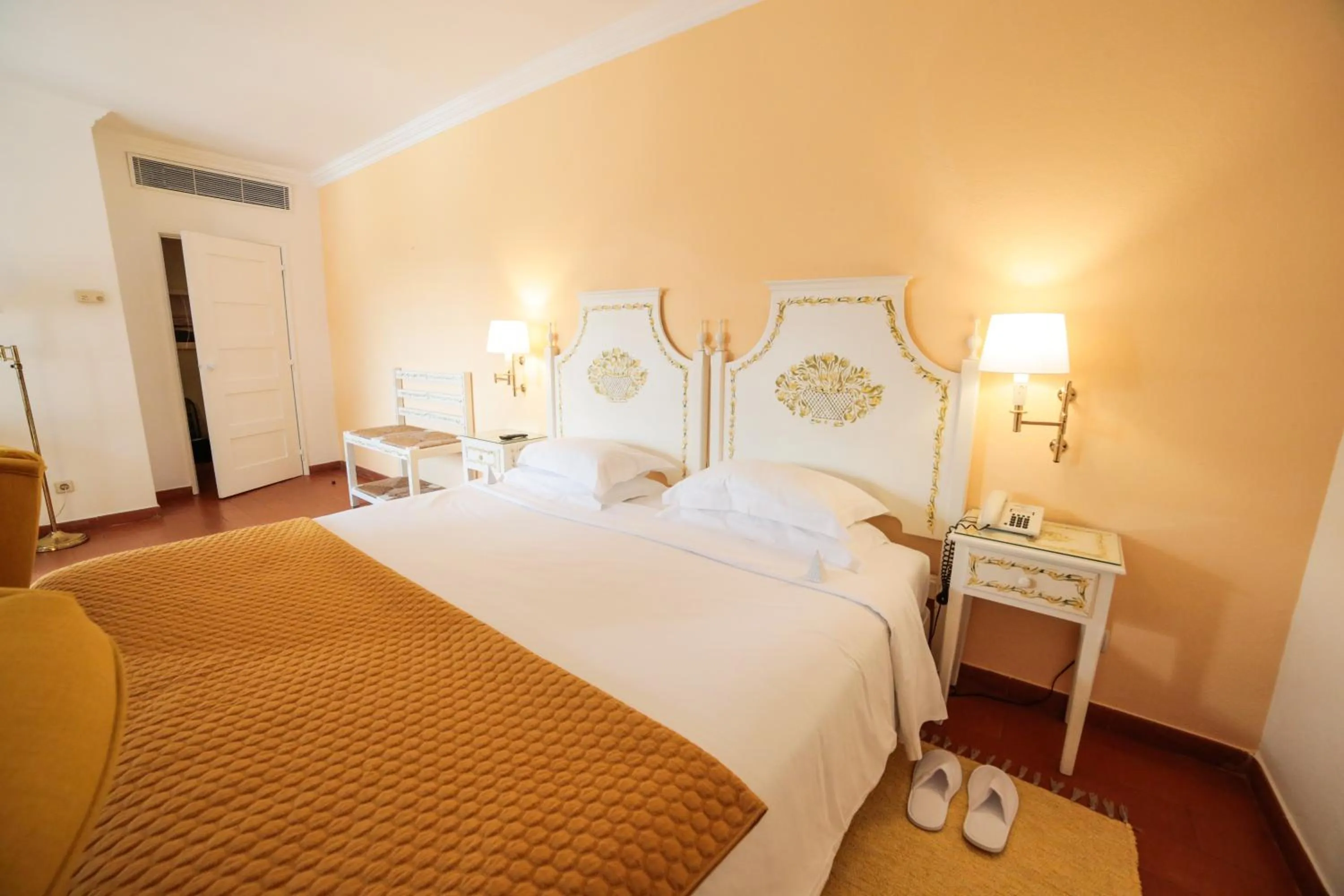 Photo of the whole room in SL Hotel Santa Luzia – Elvas