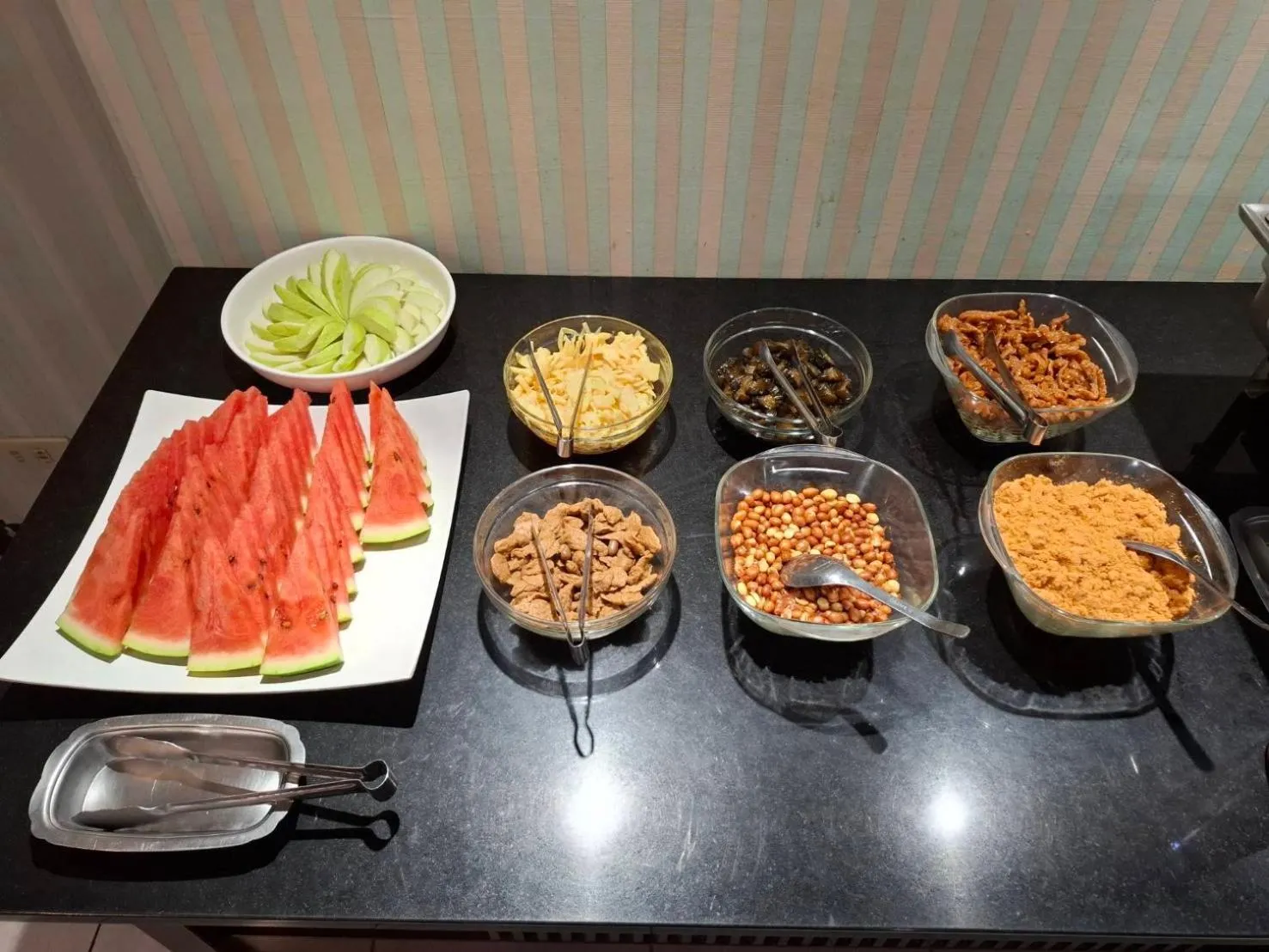 Breakfast in LA HOTEL- Liuhe Fusing