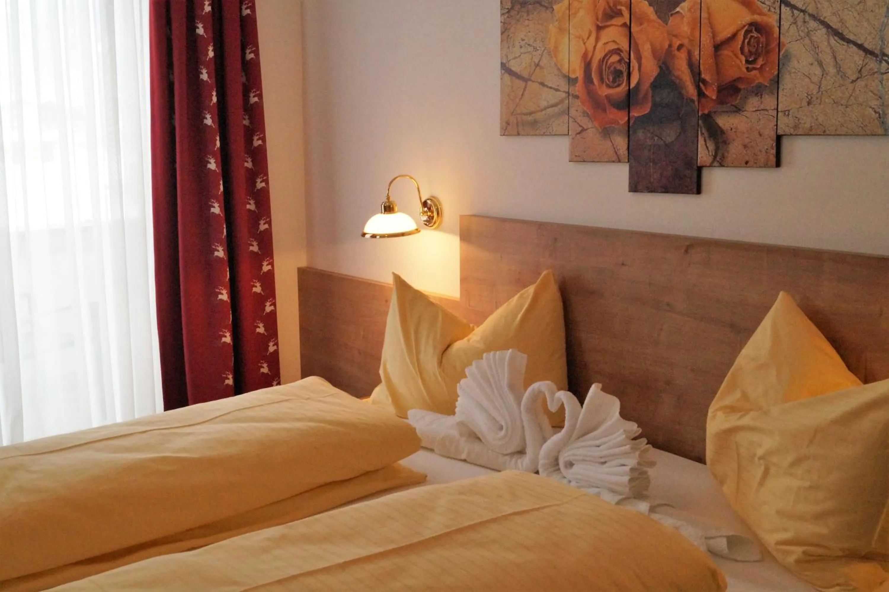 Decorative detail, Bed in Sieglhub Chalets - Appartements - Hotel