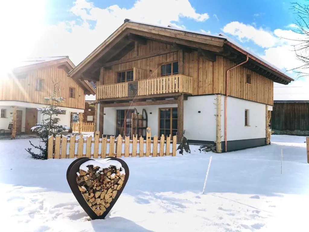 Property building in Sieglhub Chalets - Appartements - Hotel
