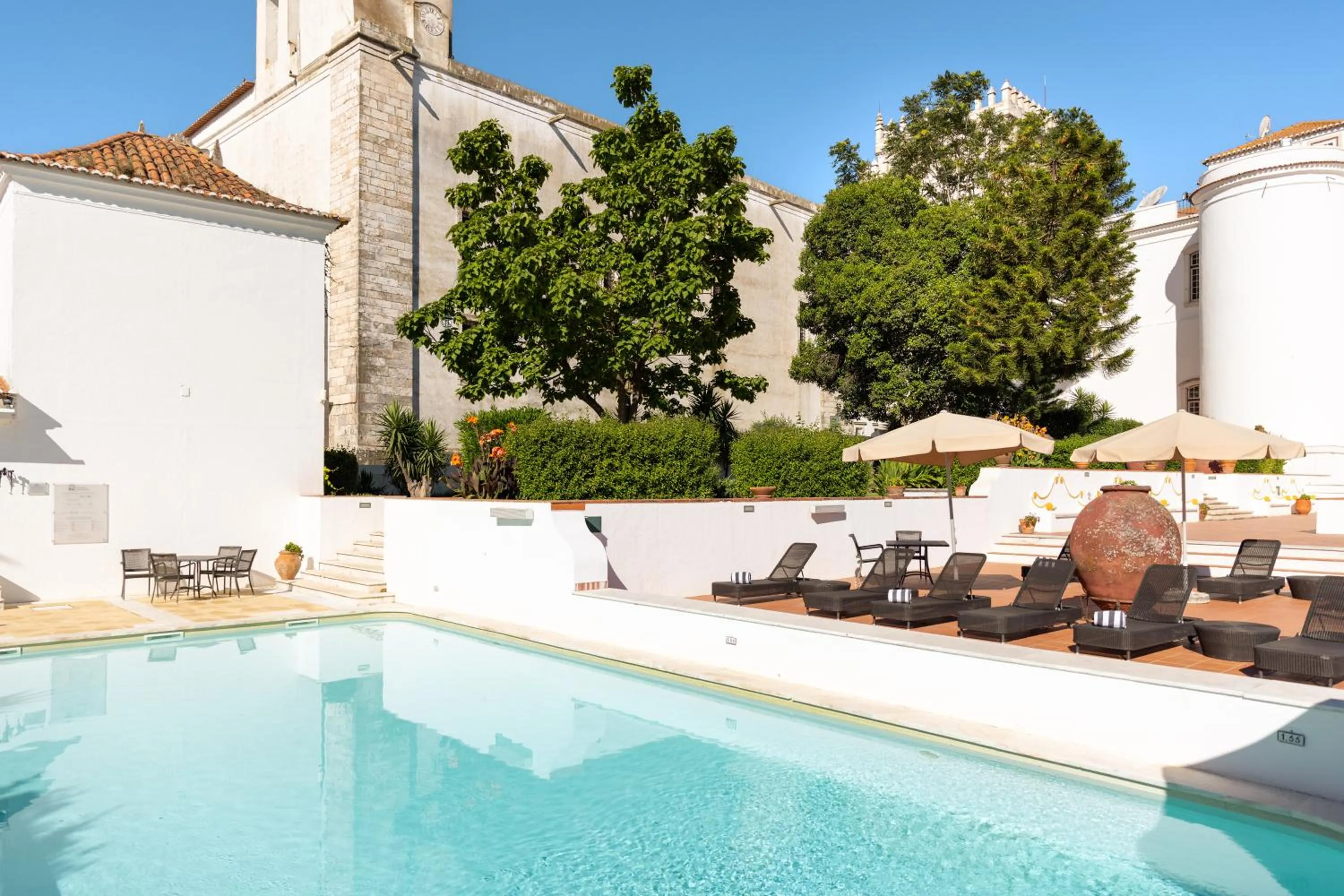 Swimming pool in Pousada Castelo de Estremoz
