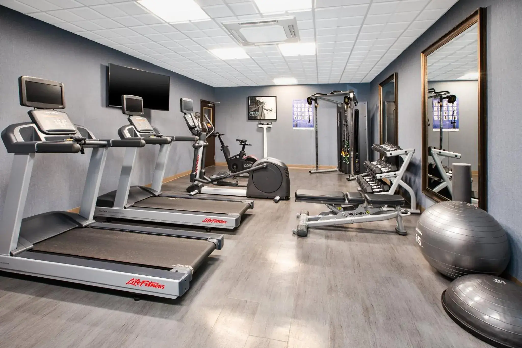 Fitness centre/facilities in Staybridge Suites Bismarck by IHG Fitness centre/facilities in Staybridge Suites Bismarck by IHG