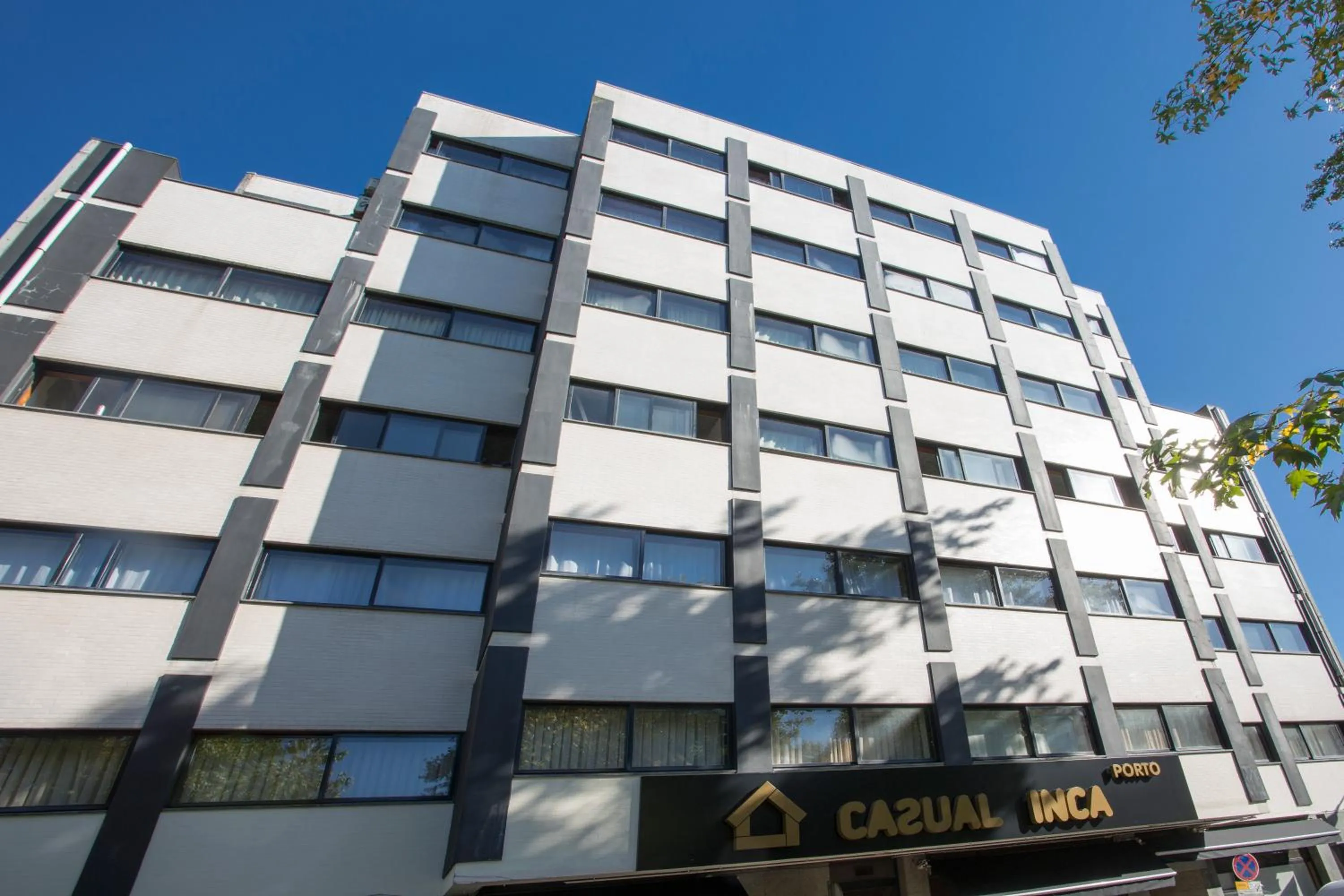Facade/entrance in Casual Inca Porto