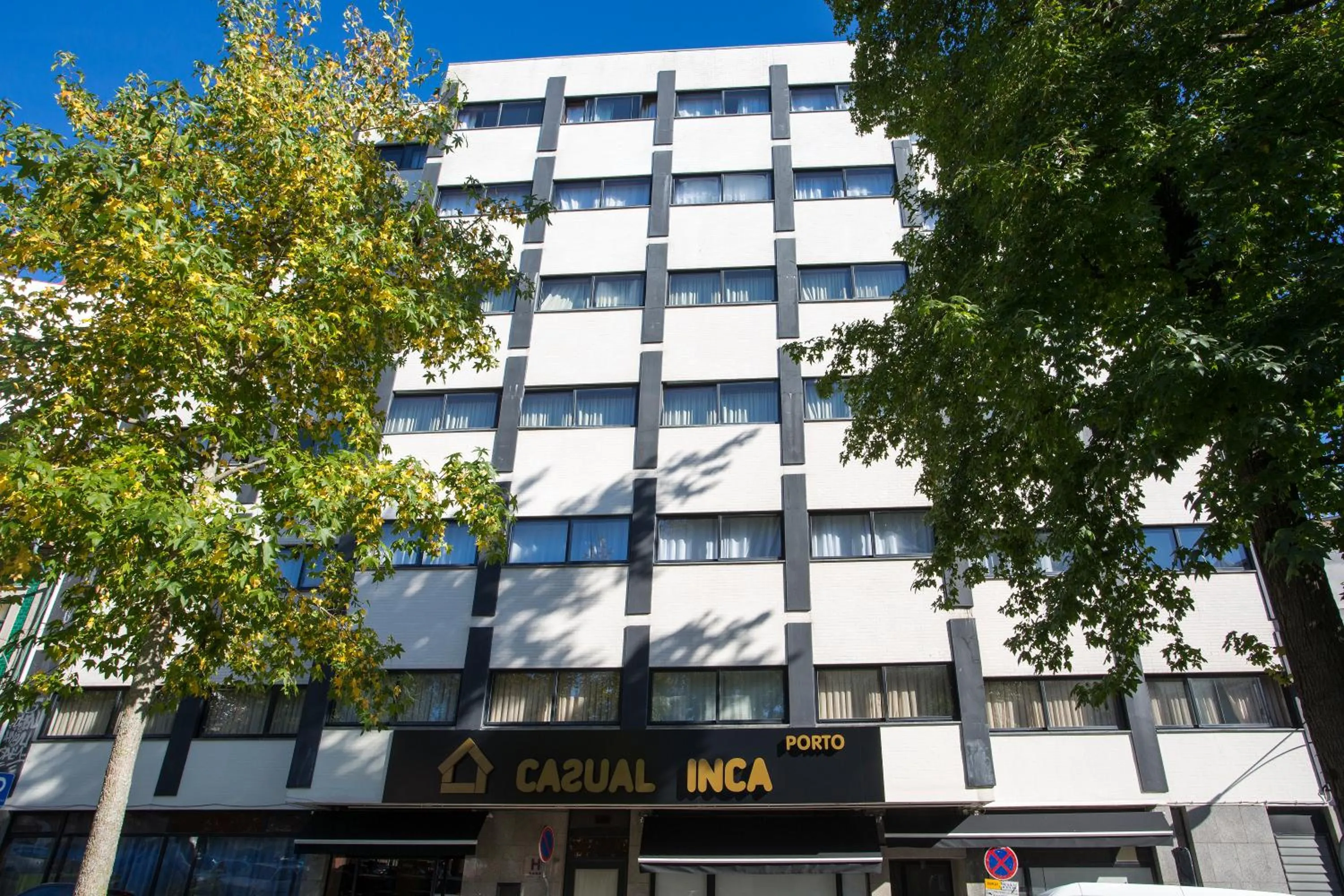 Facade/entrance in Casual Inca Porto
