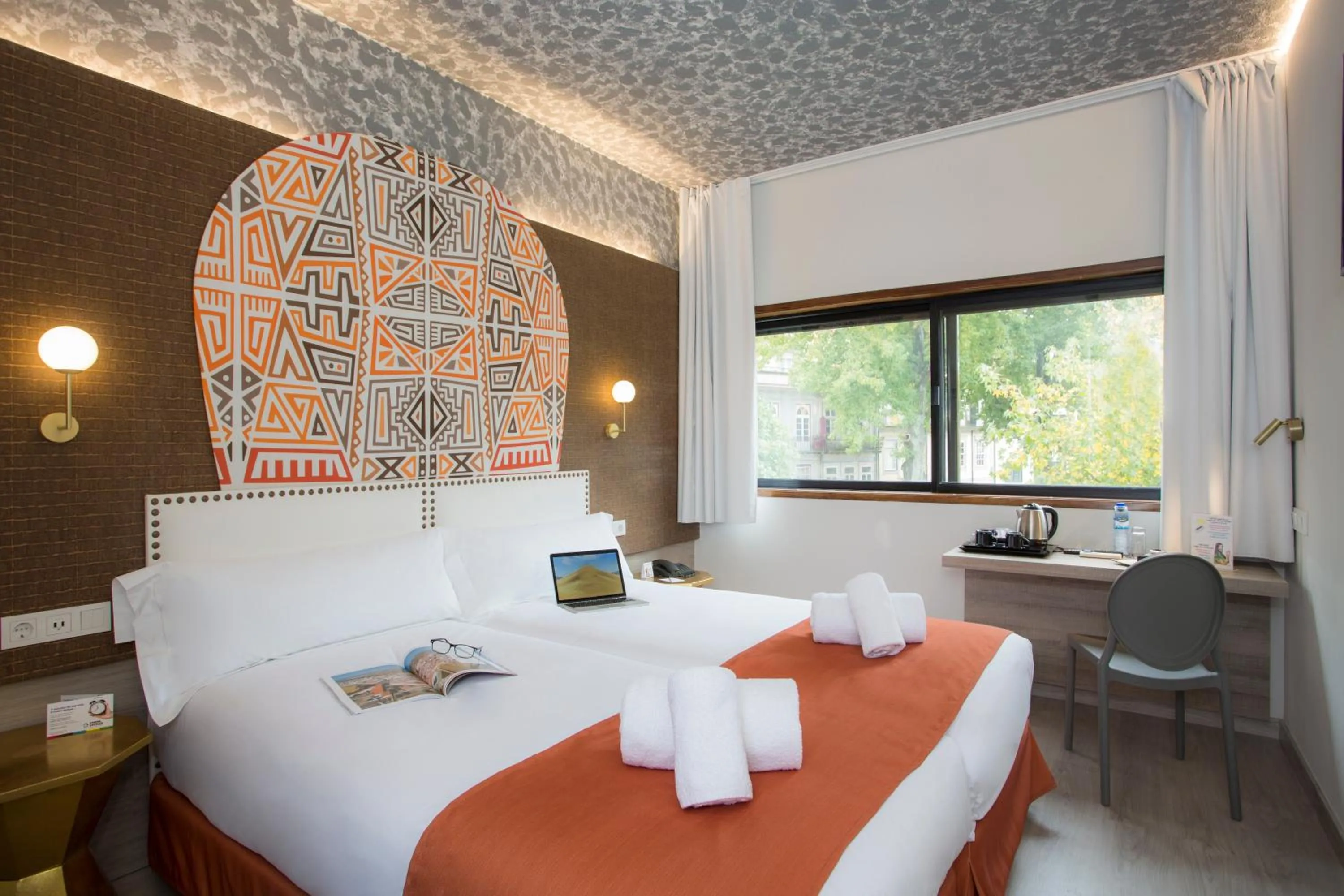 Photo of the whole room, Bed in Casual Inca Porto