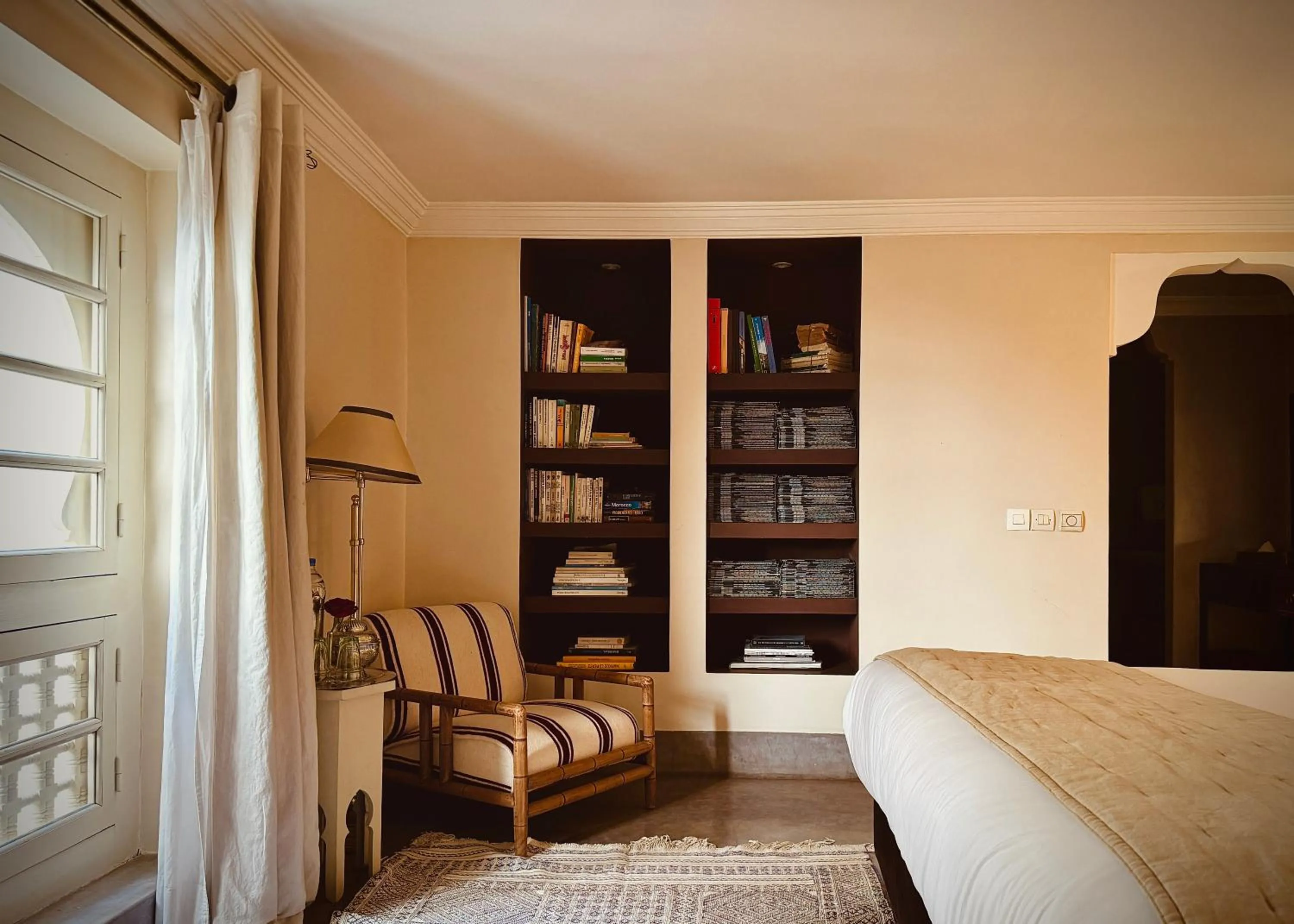 Library, Bed in Riad Abracadabra