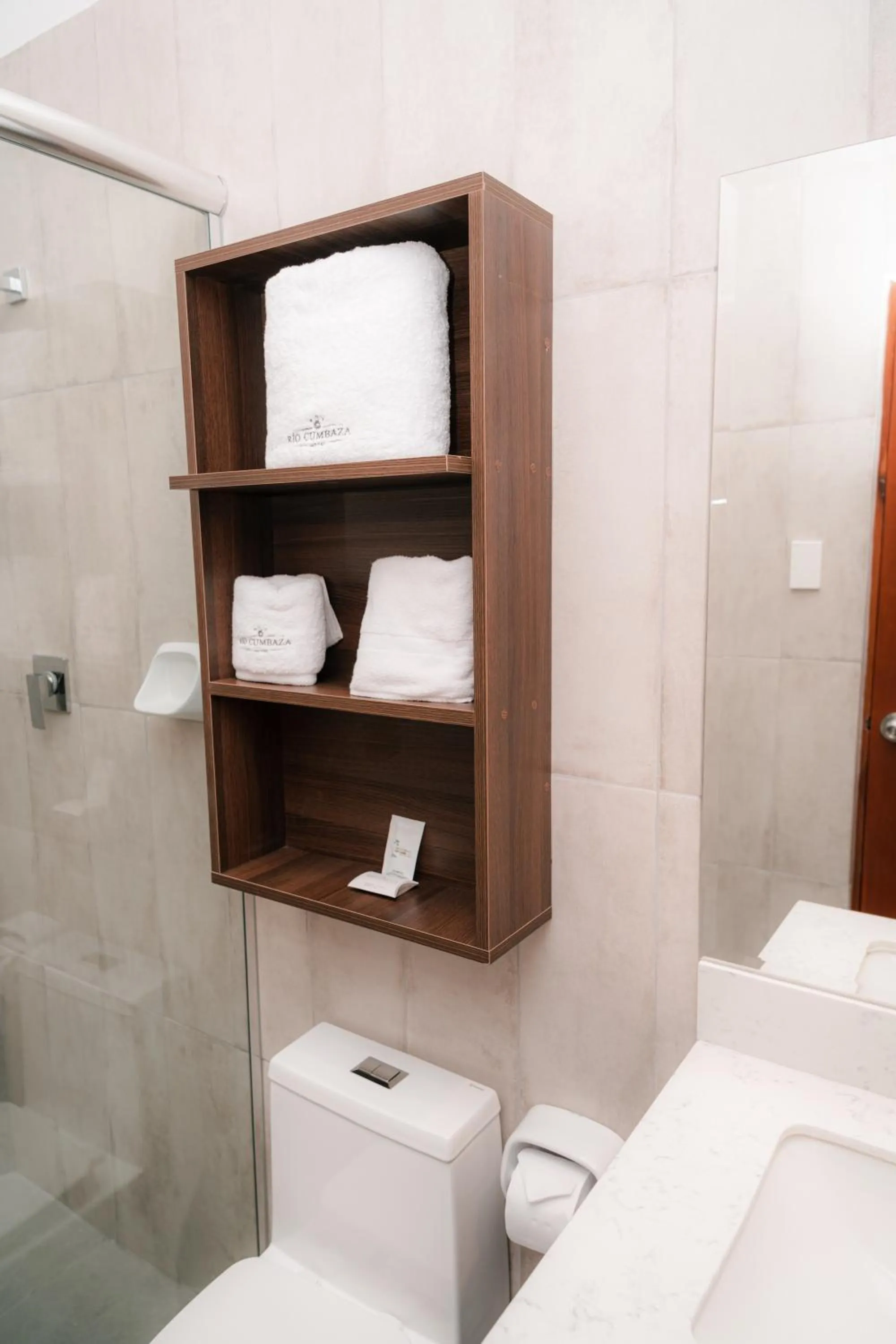 towels, Bed in Rio Cumbaza Hotel