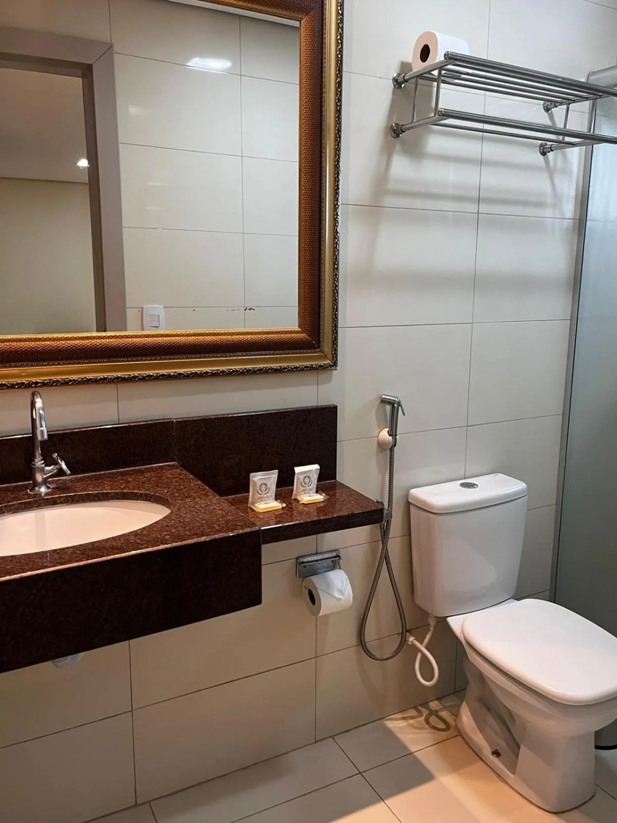 Bathroom in Maximus Sottile - by Easy Hotéis