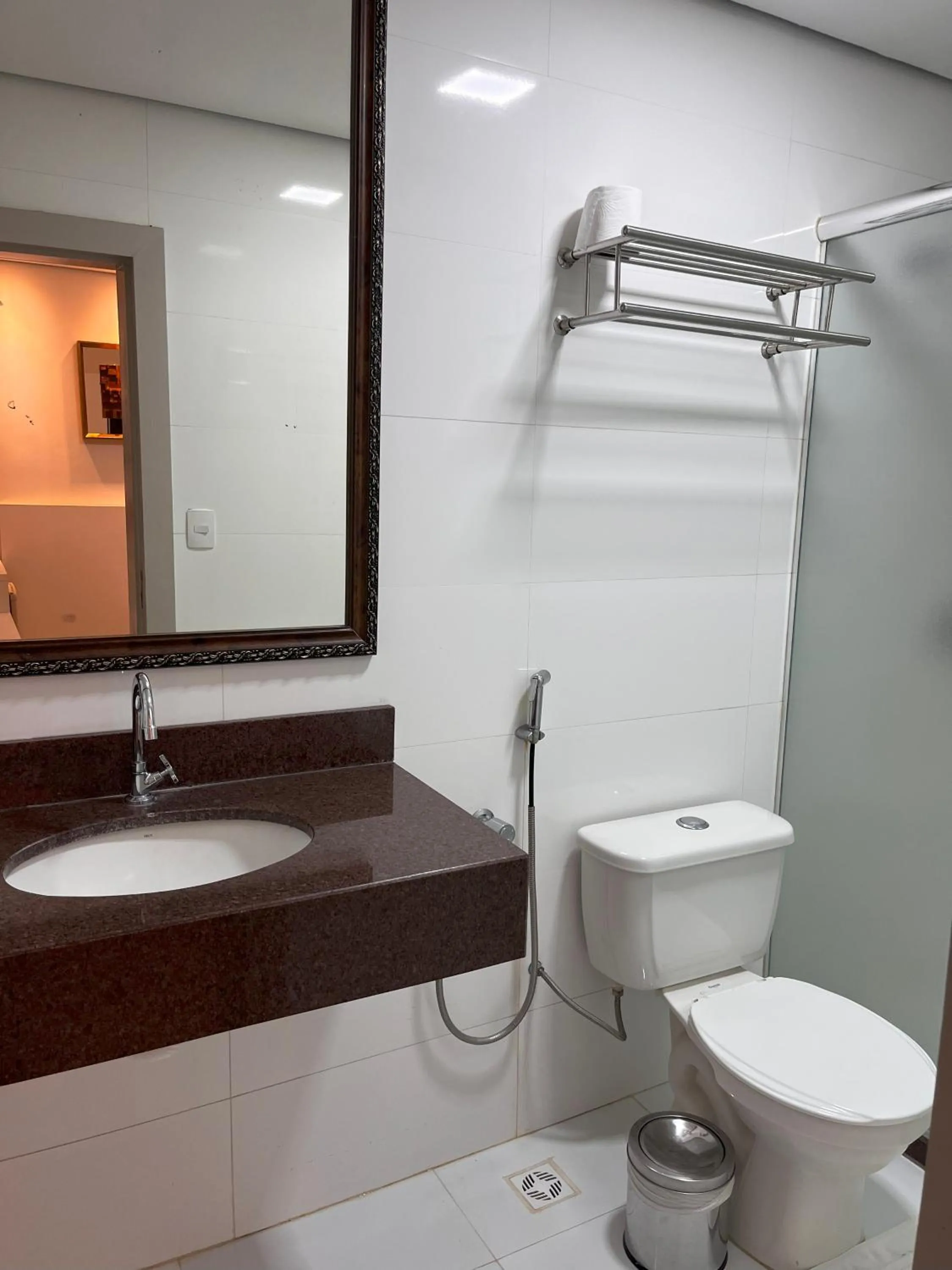 Bathroom in Maximus Sottile - by Easy Hotéis