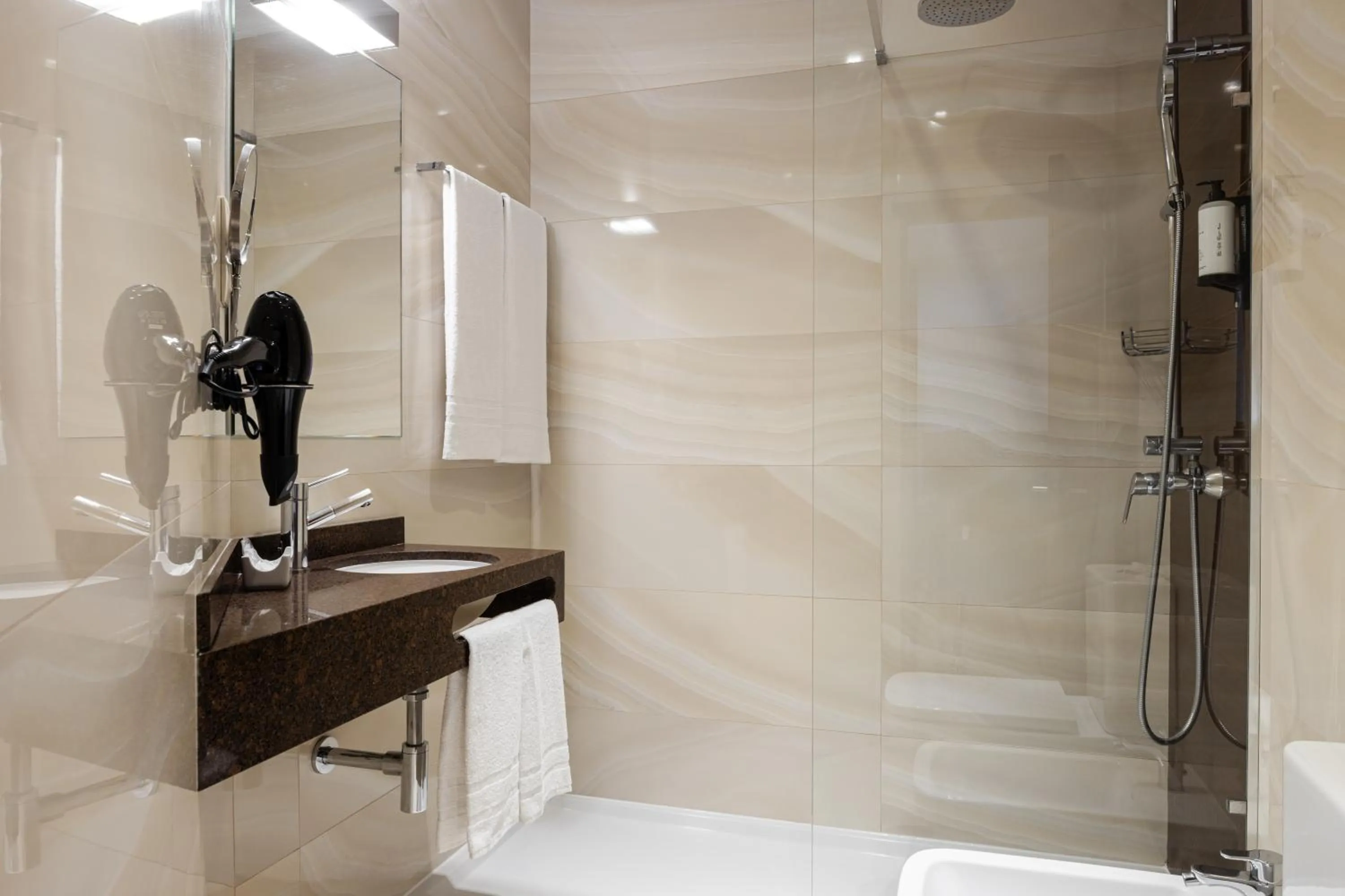 Toilet in Hotel da Bolsa