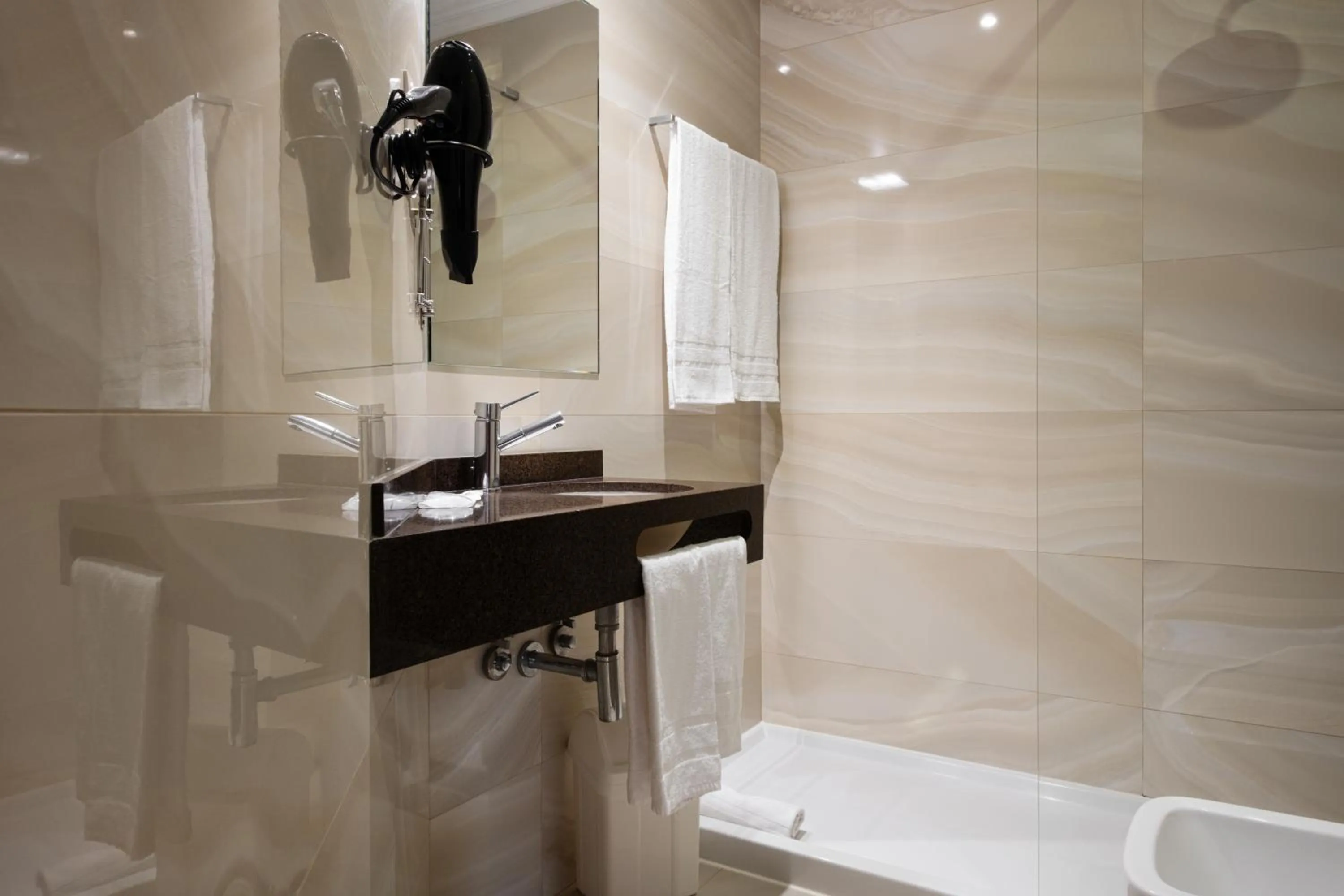 Toilet in Hotel da Bolsa