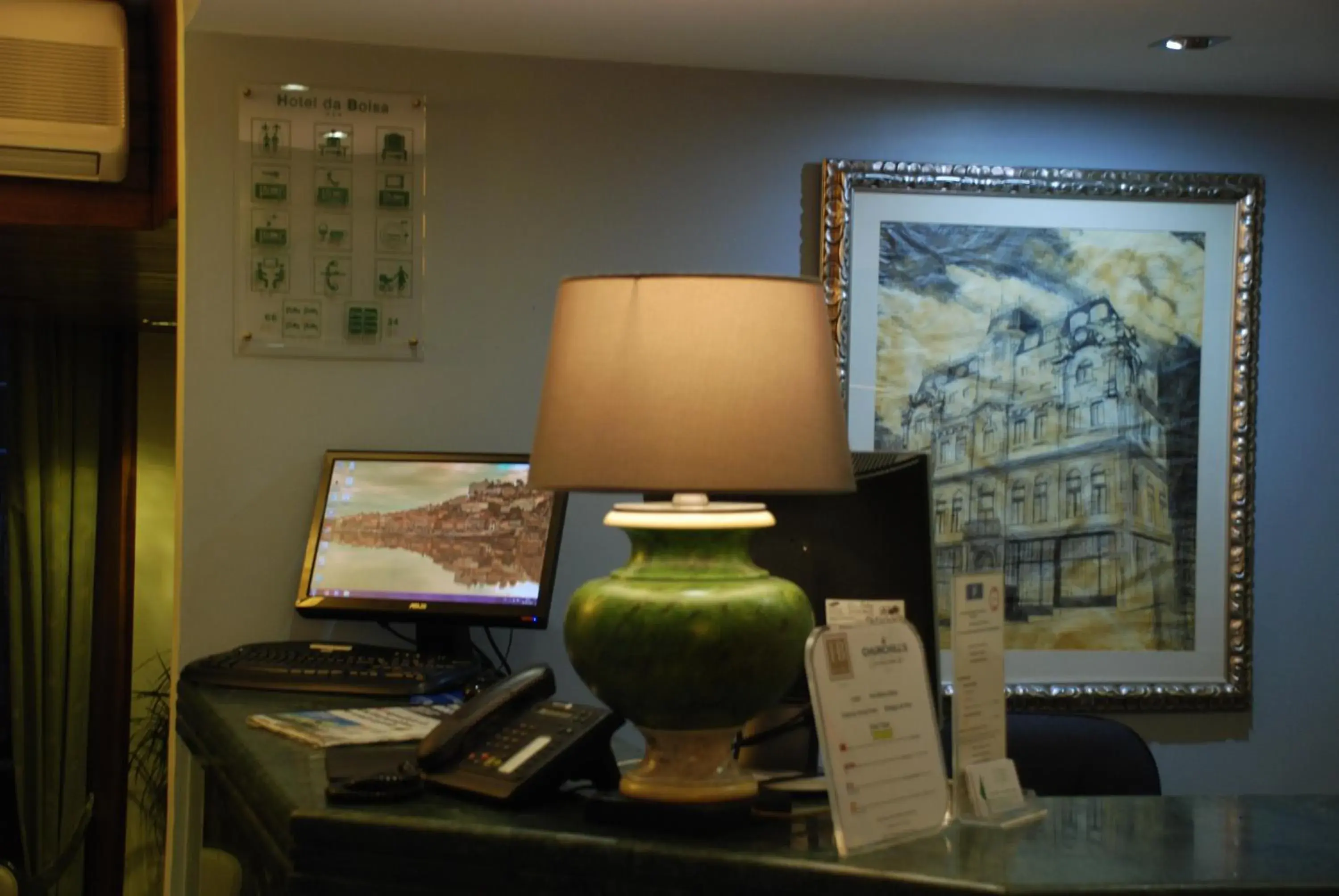 Lobby or reception in Hotel da Bolsa Lobby or reception in Hotel da Bolsa