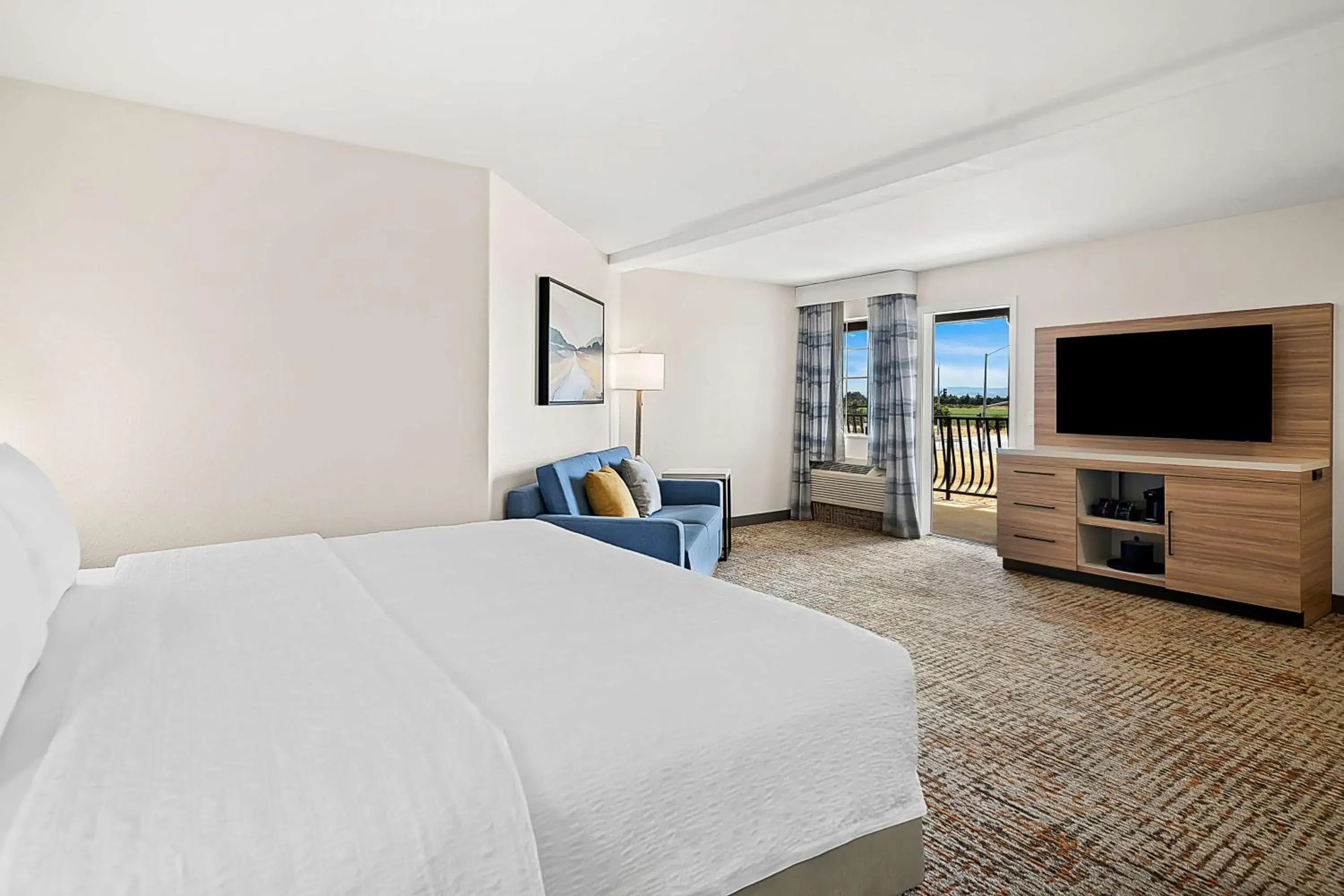 Bed in Hampton Inn Morgan Hill Bed in Hampton Inn Morgan Hill