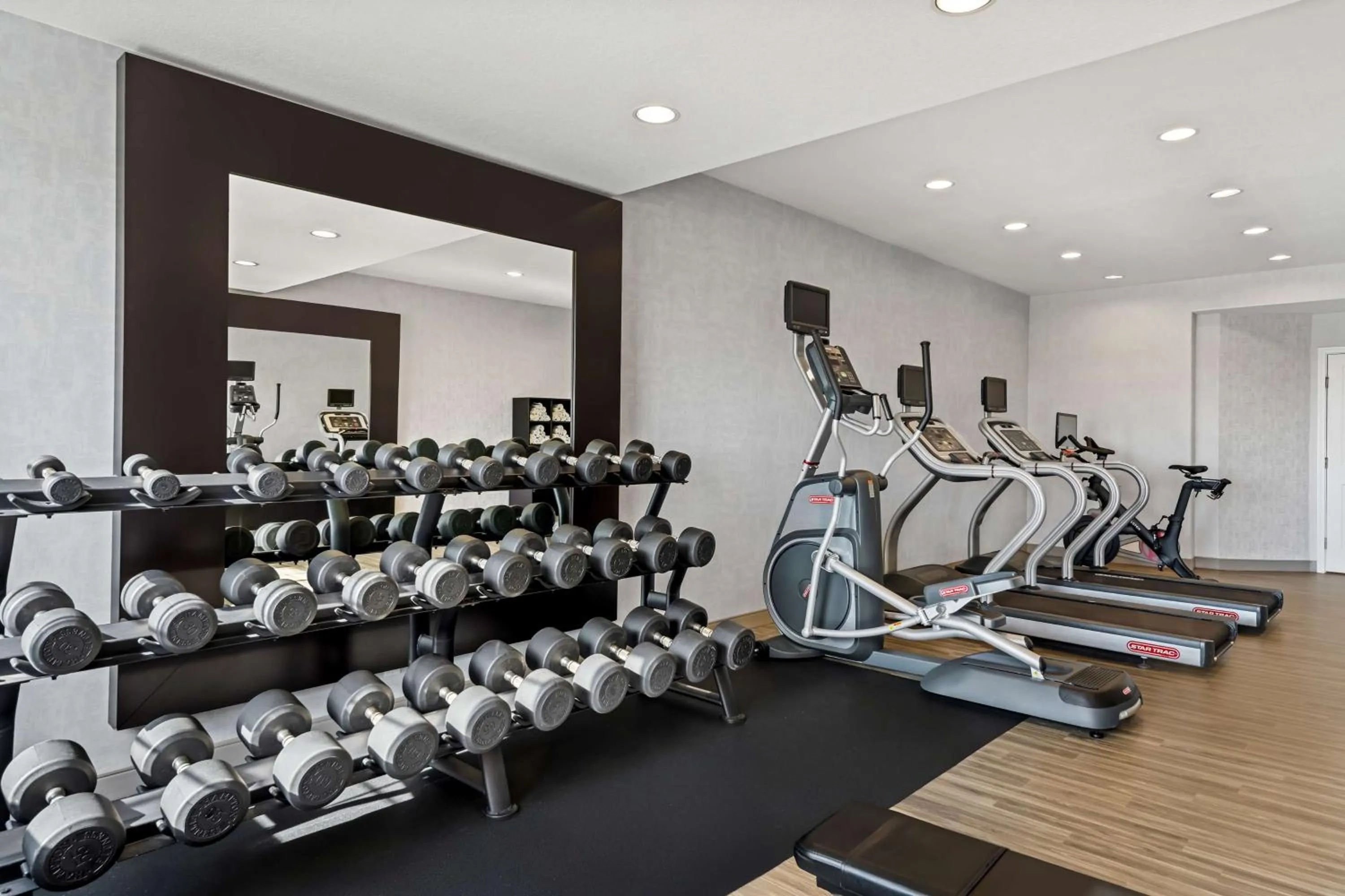 Fitness centre/facilities in Hampton Inn Morgan Hill