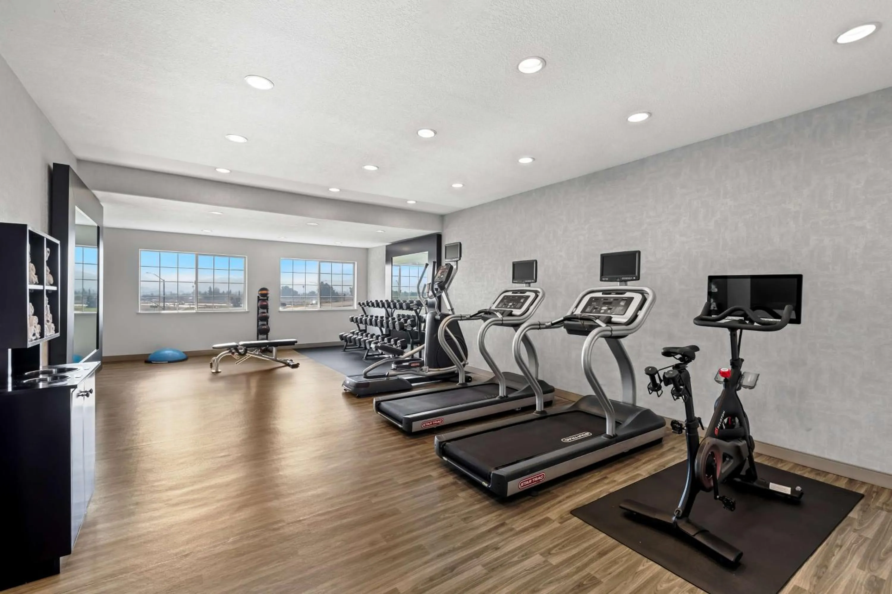 Fitness centre/facilities in Hampton Inn Morgan Hill