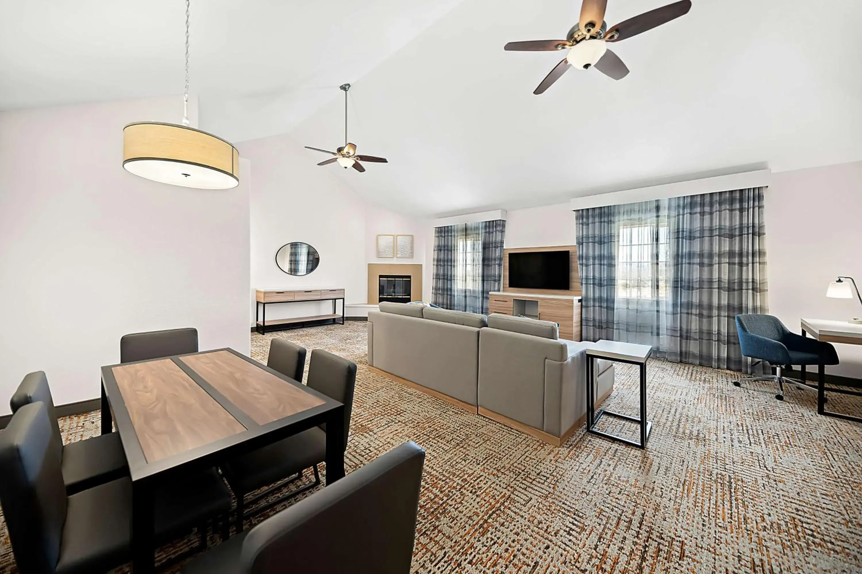 Living room in Hampton Inn Morgan Hill Living room in Hampton Inn Morgan Hill