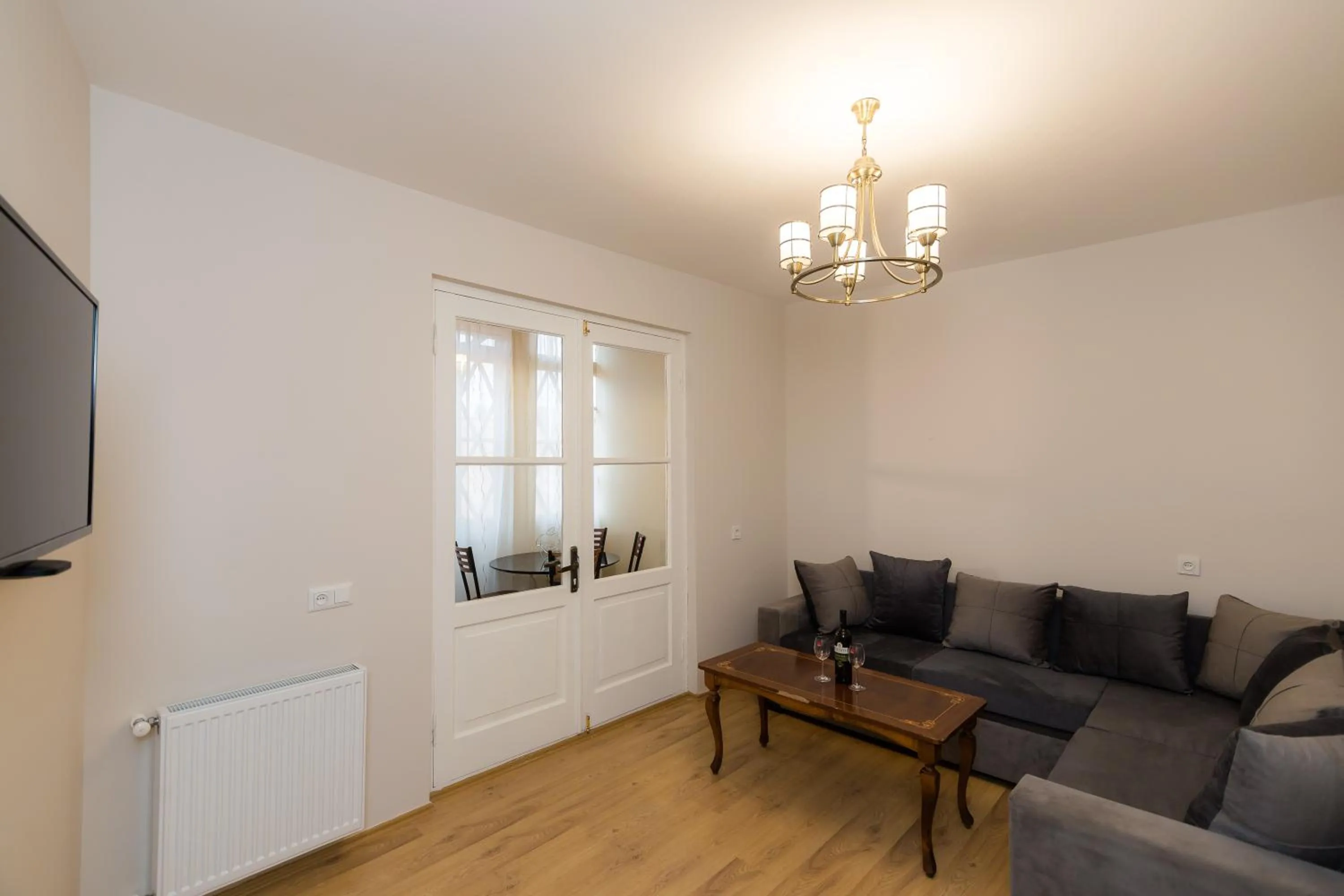 Photo of the whole room in M & L Old Tbilisi