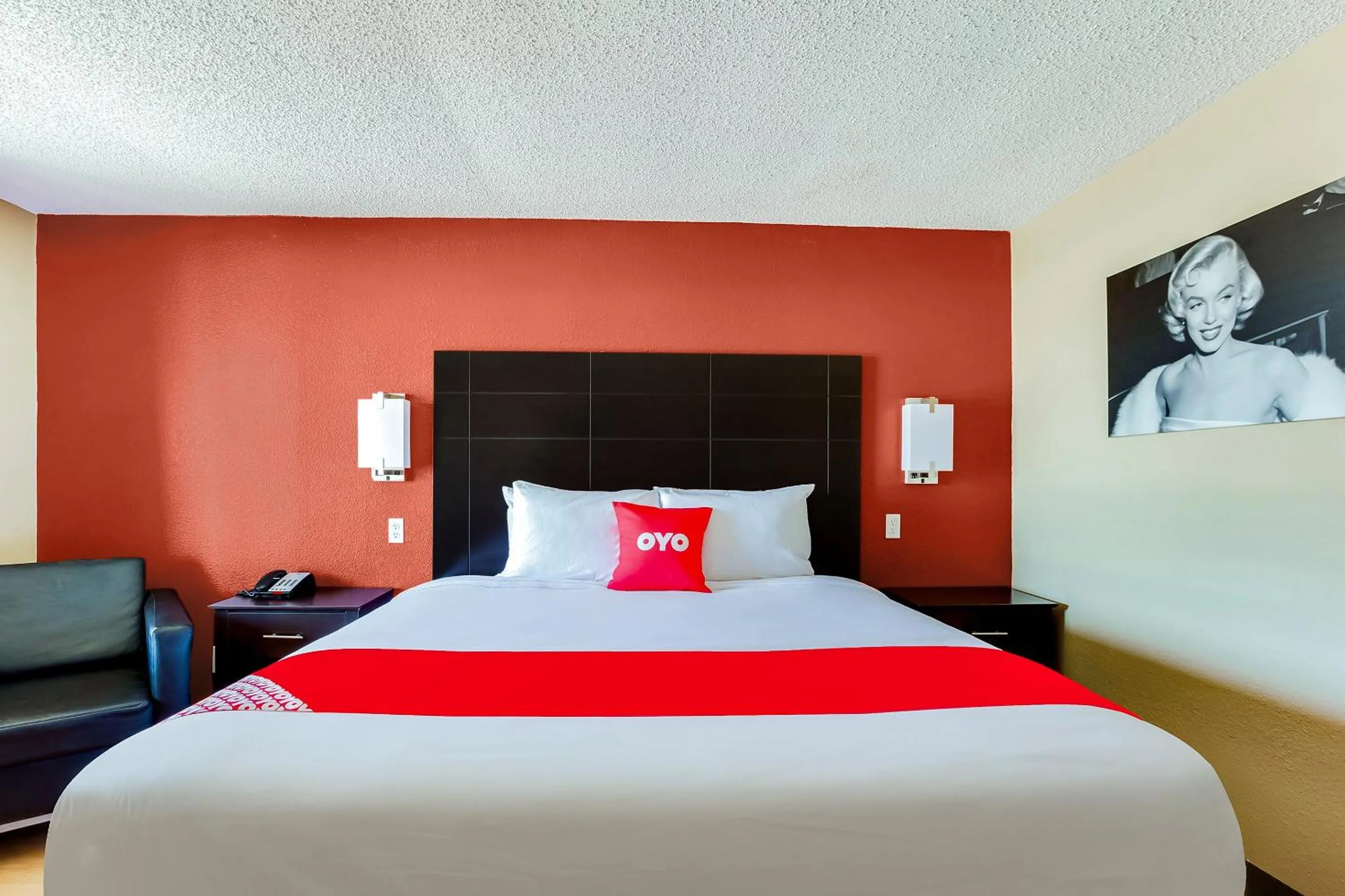 Bedroom in OYO Hotel Tyler Northwest Mineola Hwy