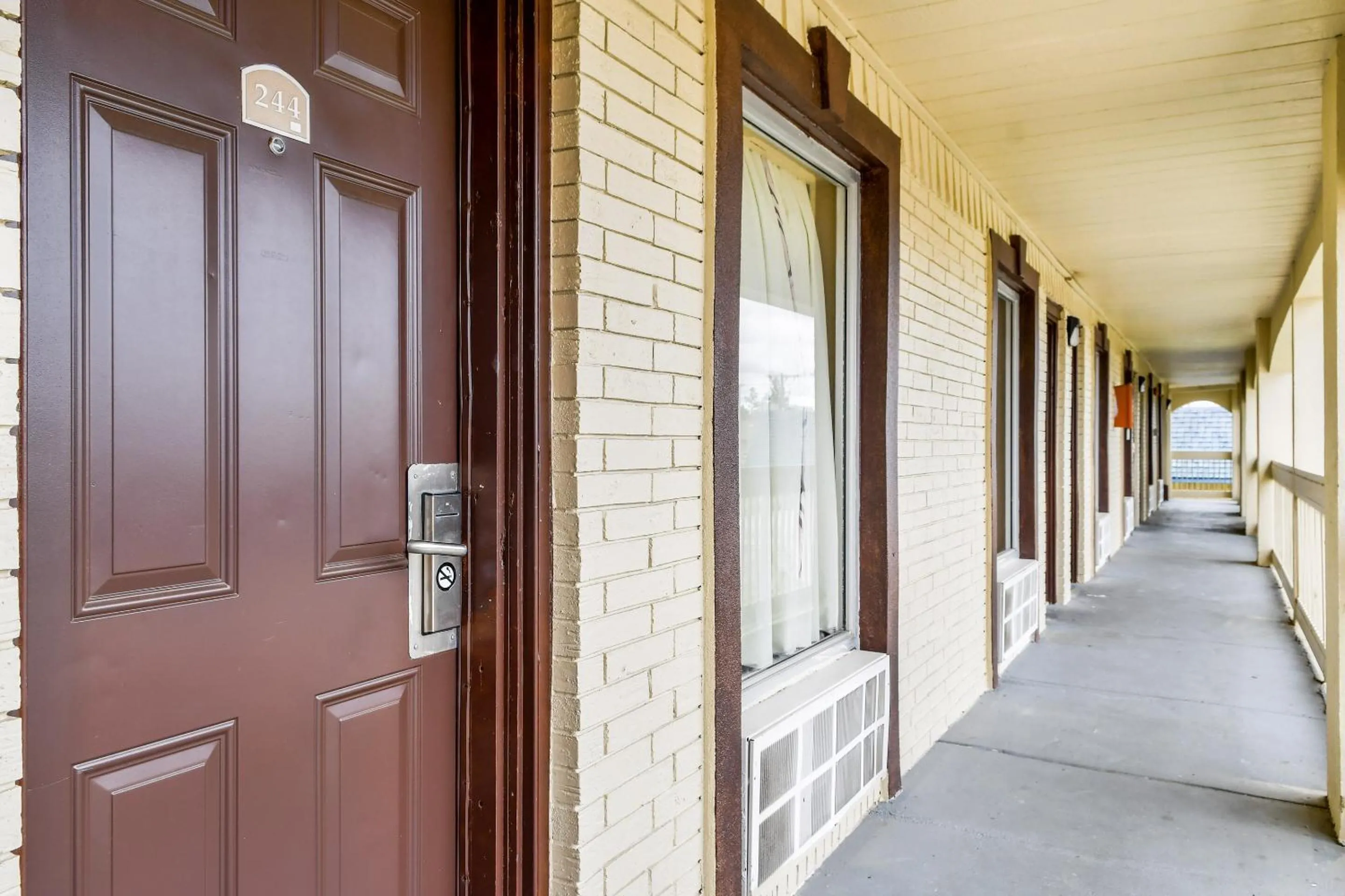 Balcony/Terrace in OYO Hotel Tyler Northwest Mineola Hwy