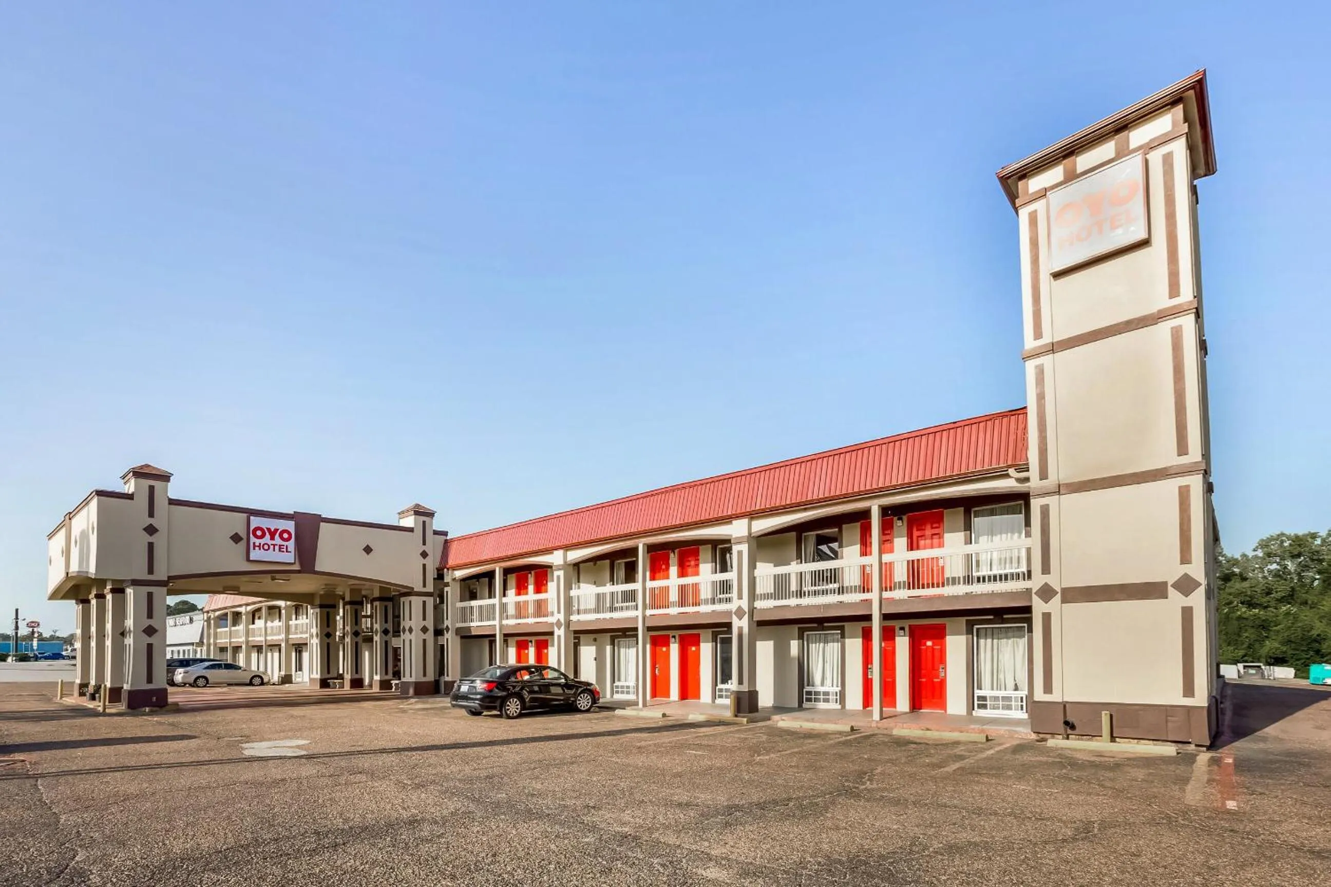 Facade/entrance in OYO Hotel Tyler Northwest Mineola Hwy