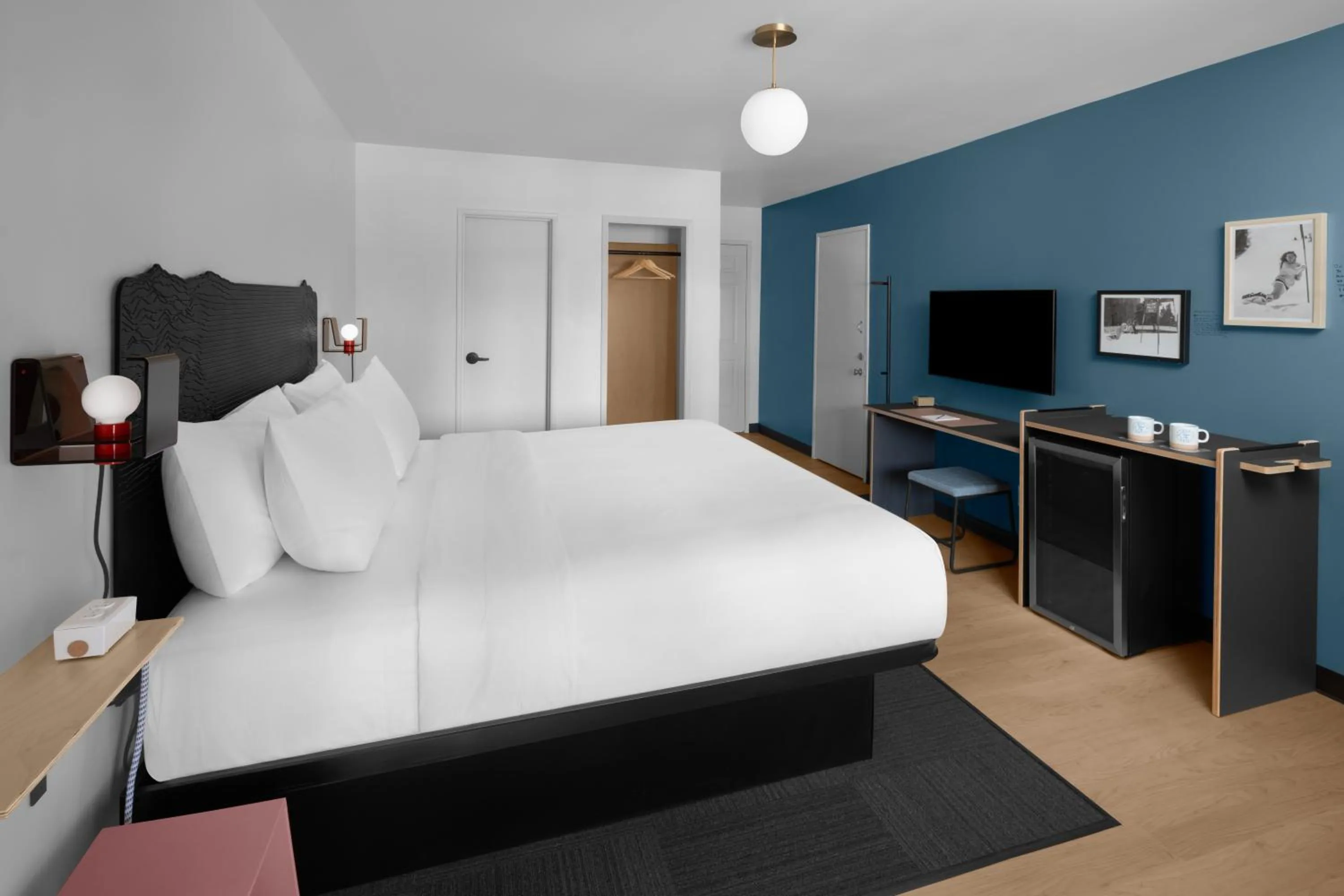 Bedroom, Bed in evo Hotel Tahoe City