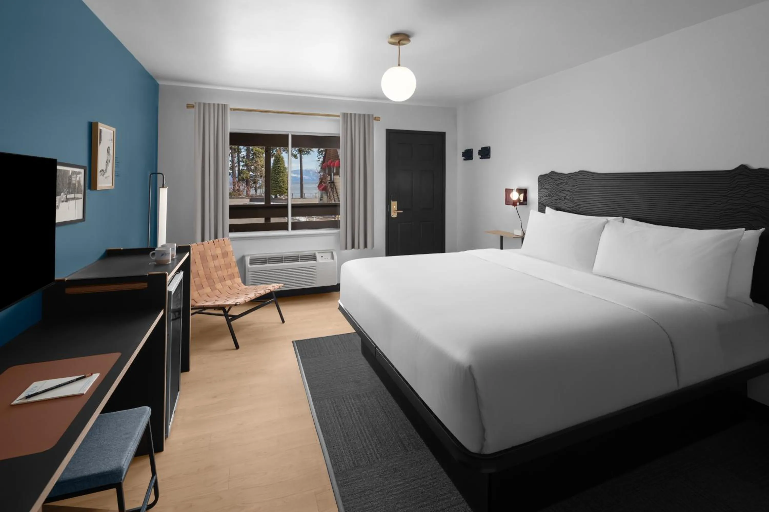 Bedroom, Bed in evo Hotel Tahoe City