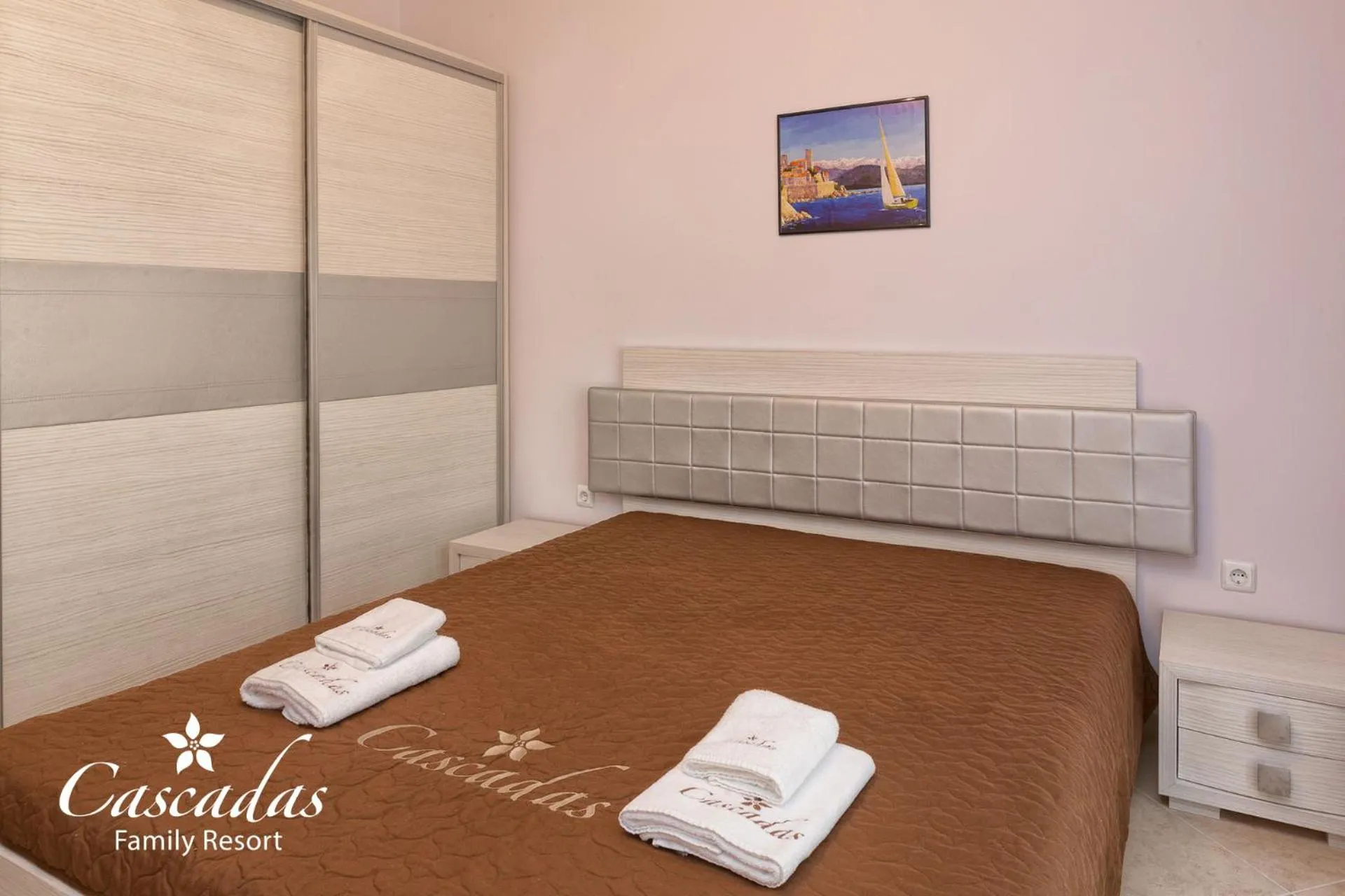 Photo of the whole room, Bed in Cascadas Family Resort