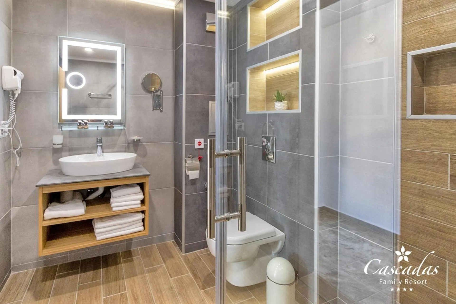 Bathroom in Cascadas Family Resort