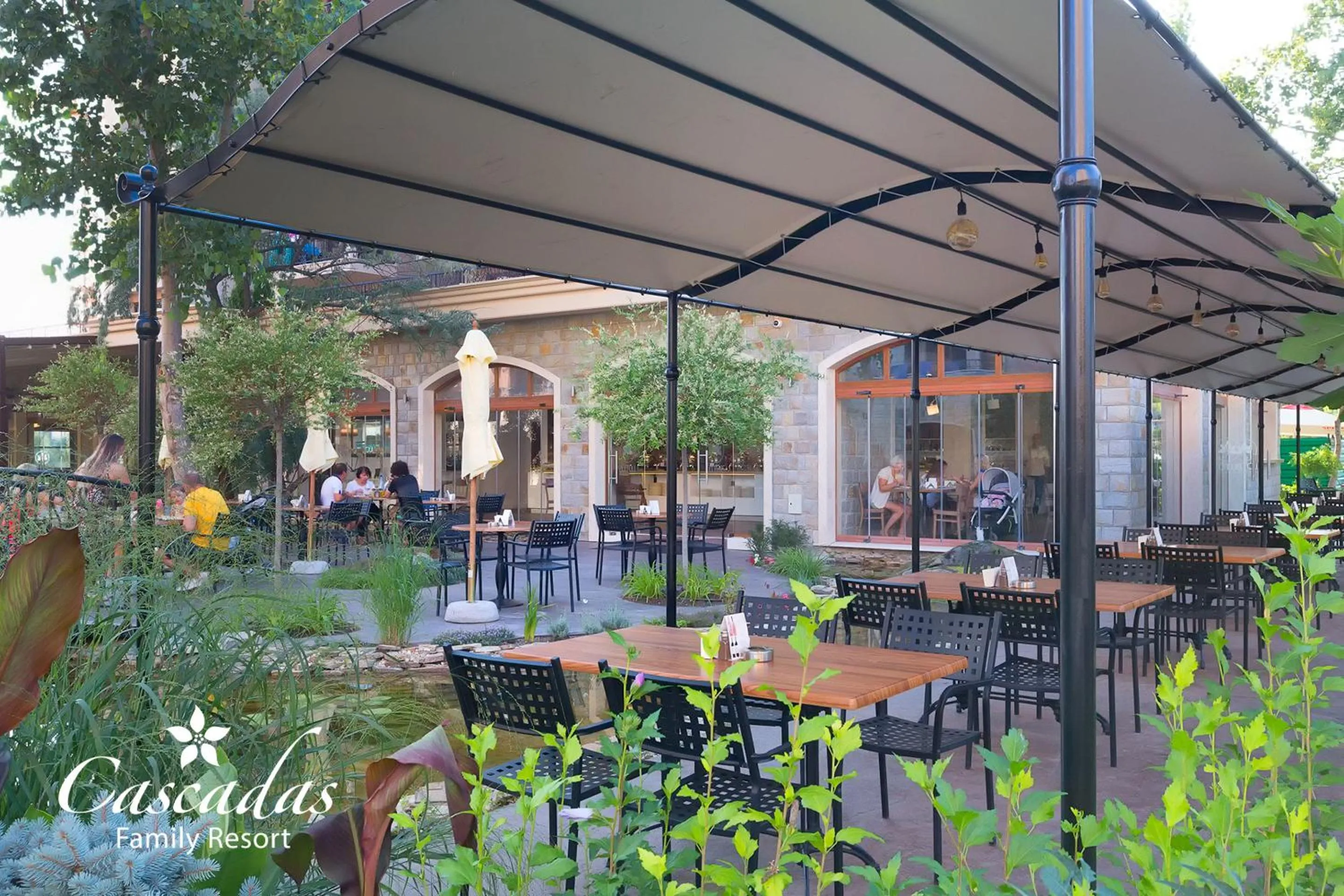 Restaurant/places to eat in Cascadas Family Resort