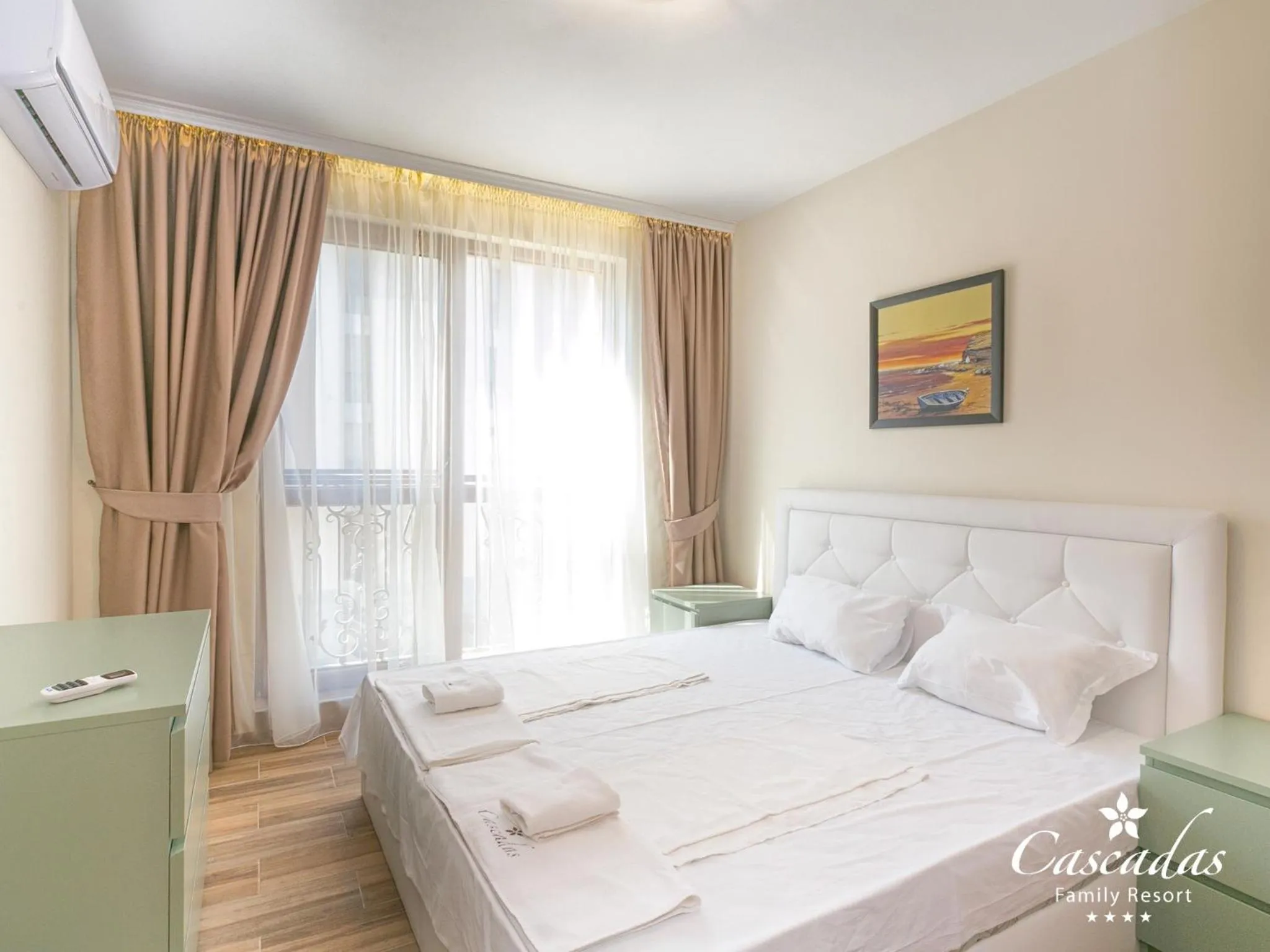 Photo of the whole room, Bed in Cascadas Family Resort