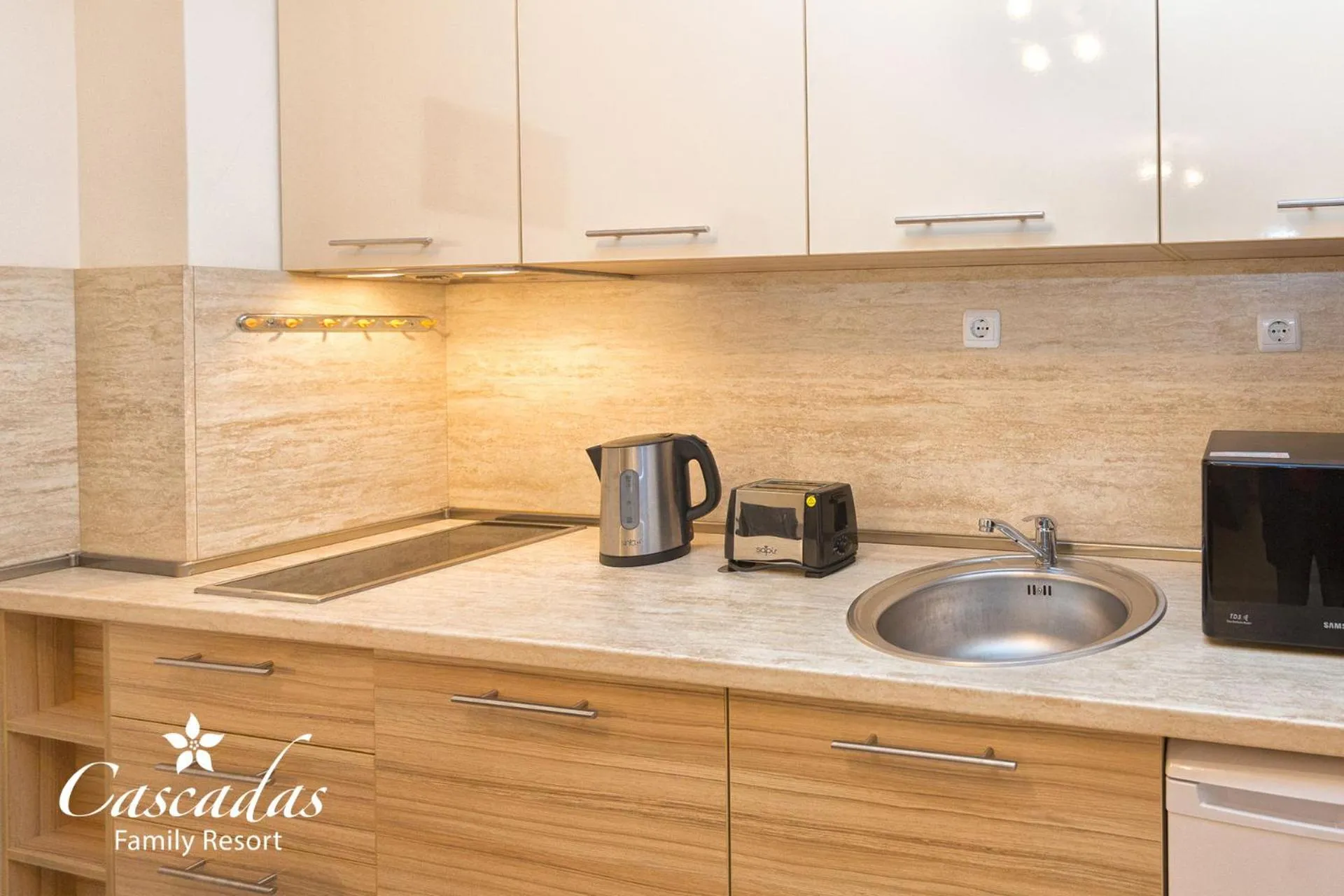 Coffee/tea facilities in Cascadas Family Resort