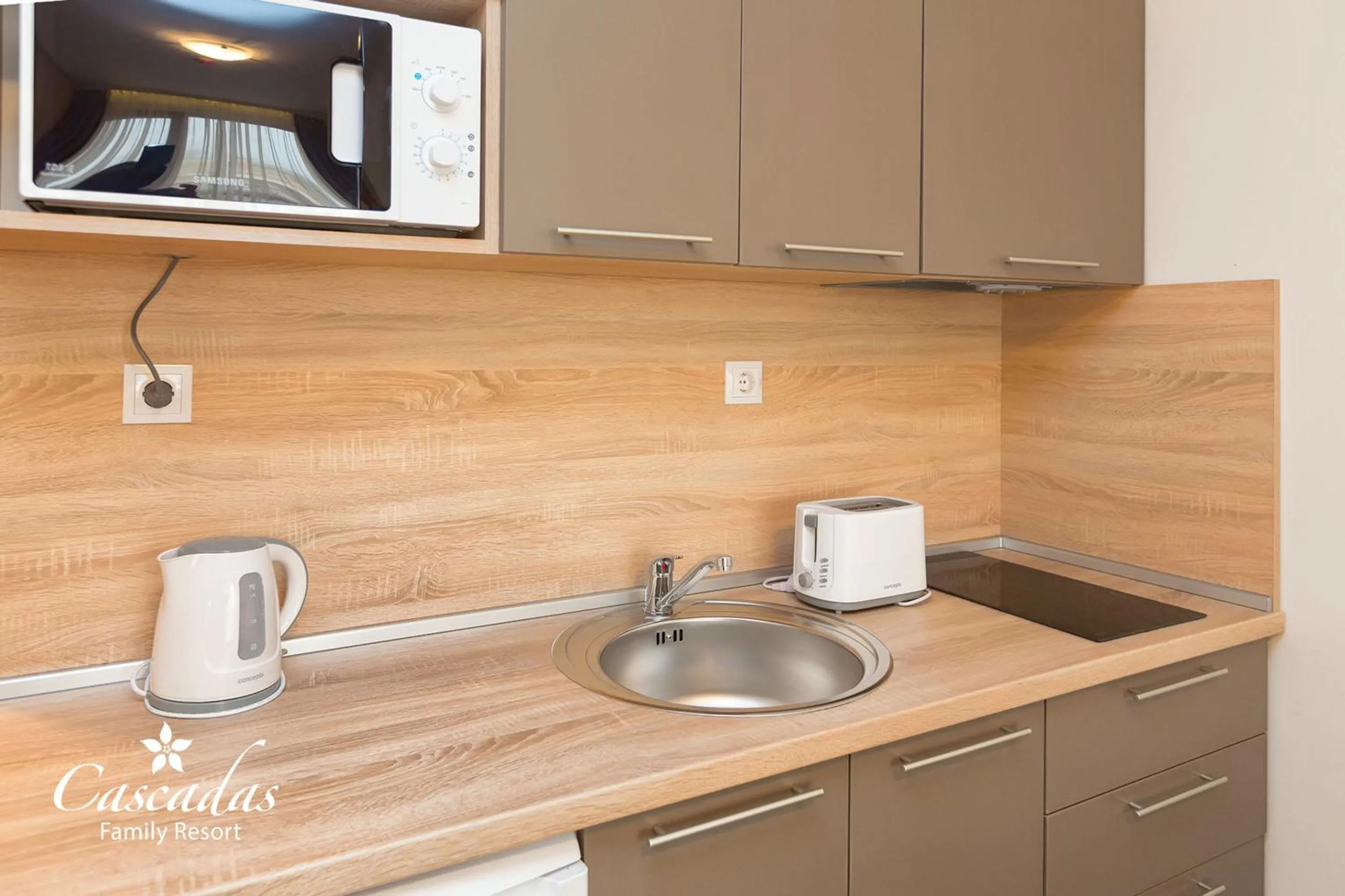 Coffee/tea facilities in Cascadas Family Resort