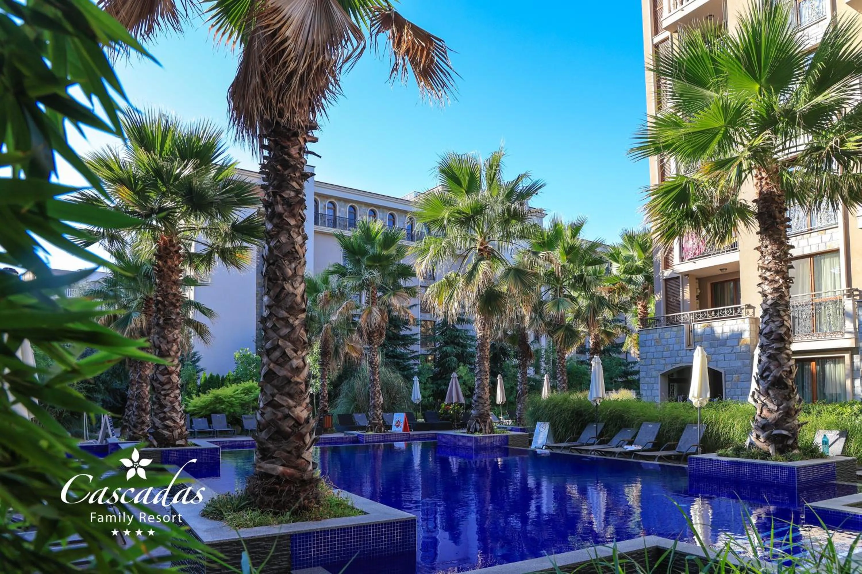 Swimming pool in Cascadas Family Resort