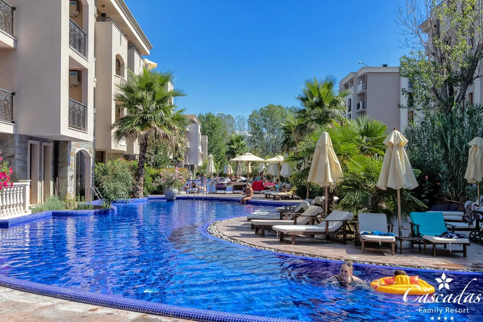 Swimming pool in Cascadas Family Resort