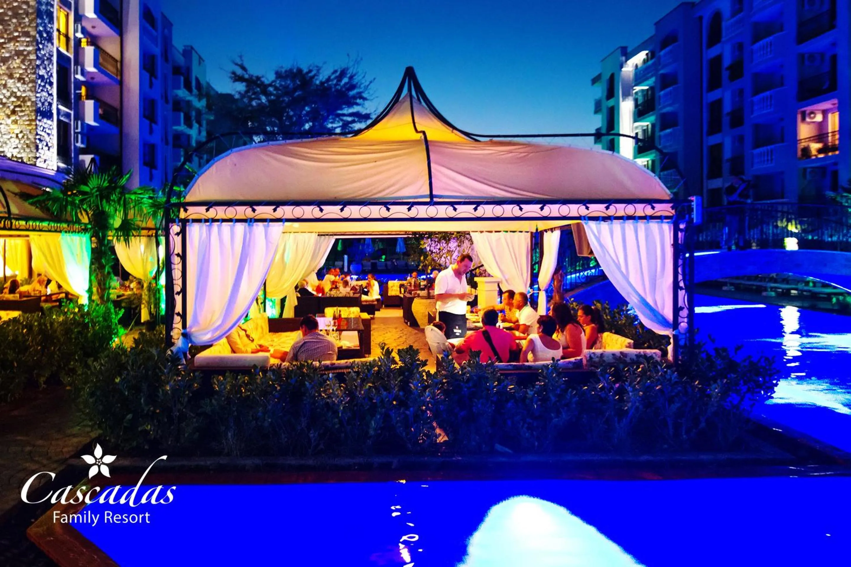 Night in Cascadas Family Resort