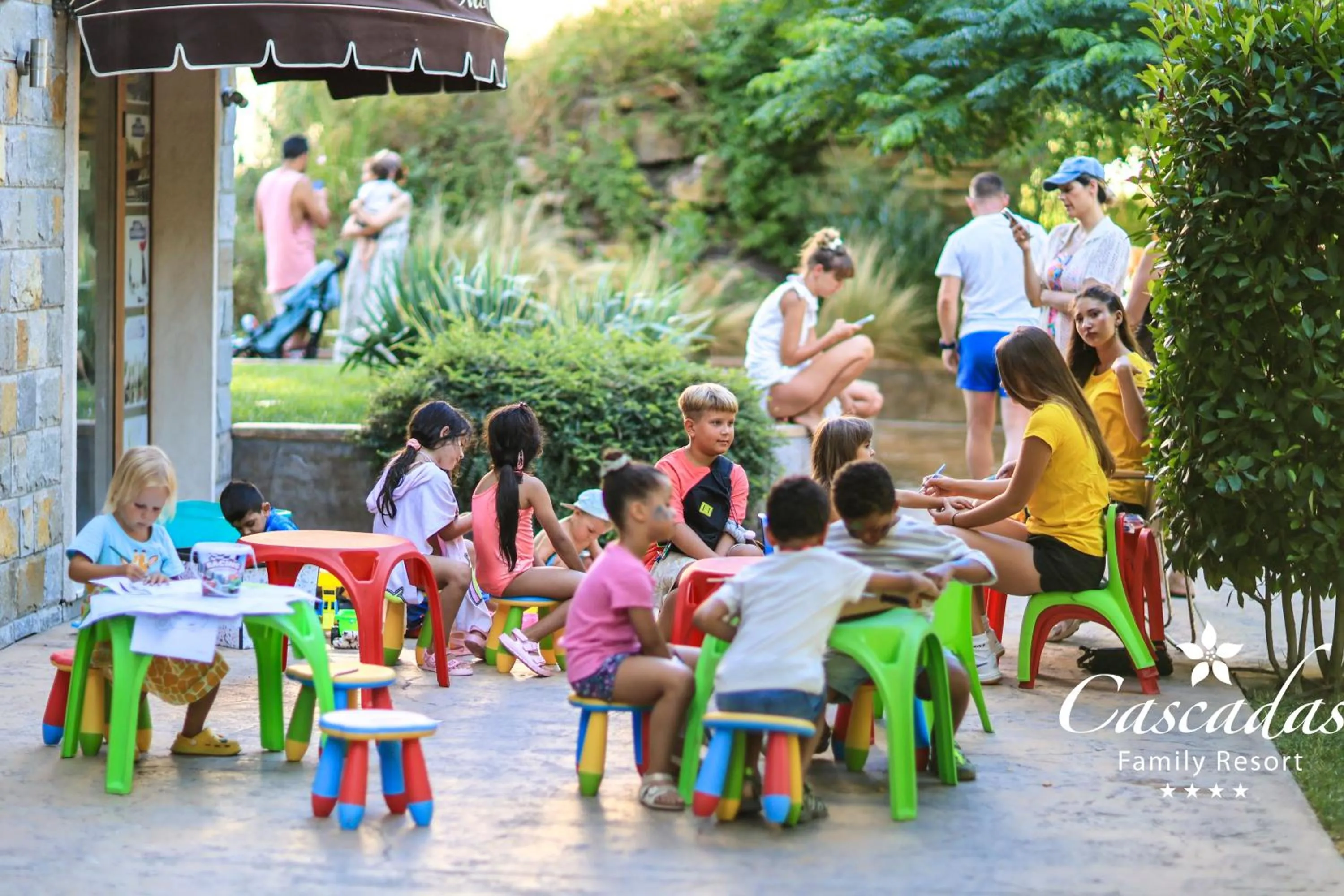 children in Cascadas Family Resort