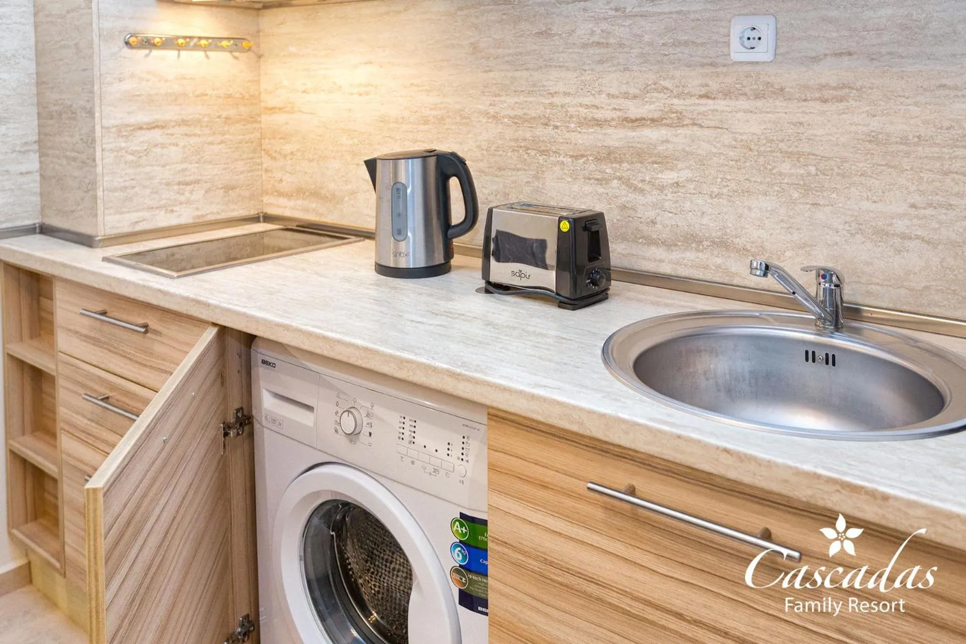 Coffee/tea facilities in Cascadas Family Resort