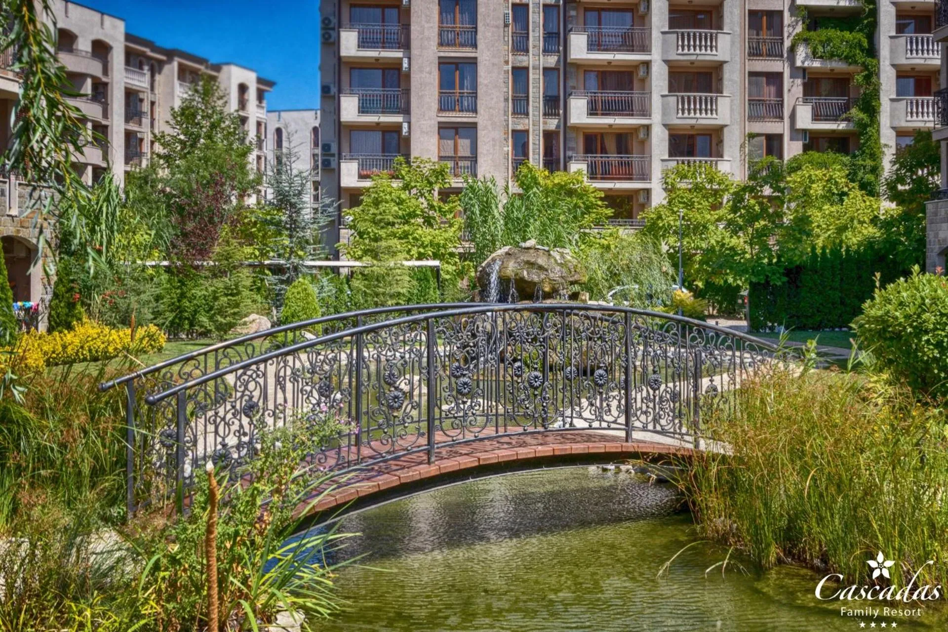 Garden in Cascadas Family Resort