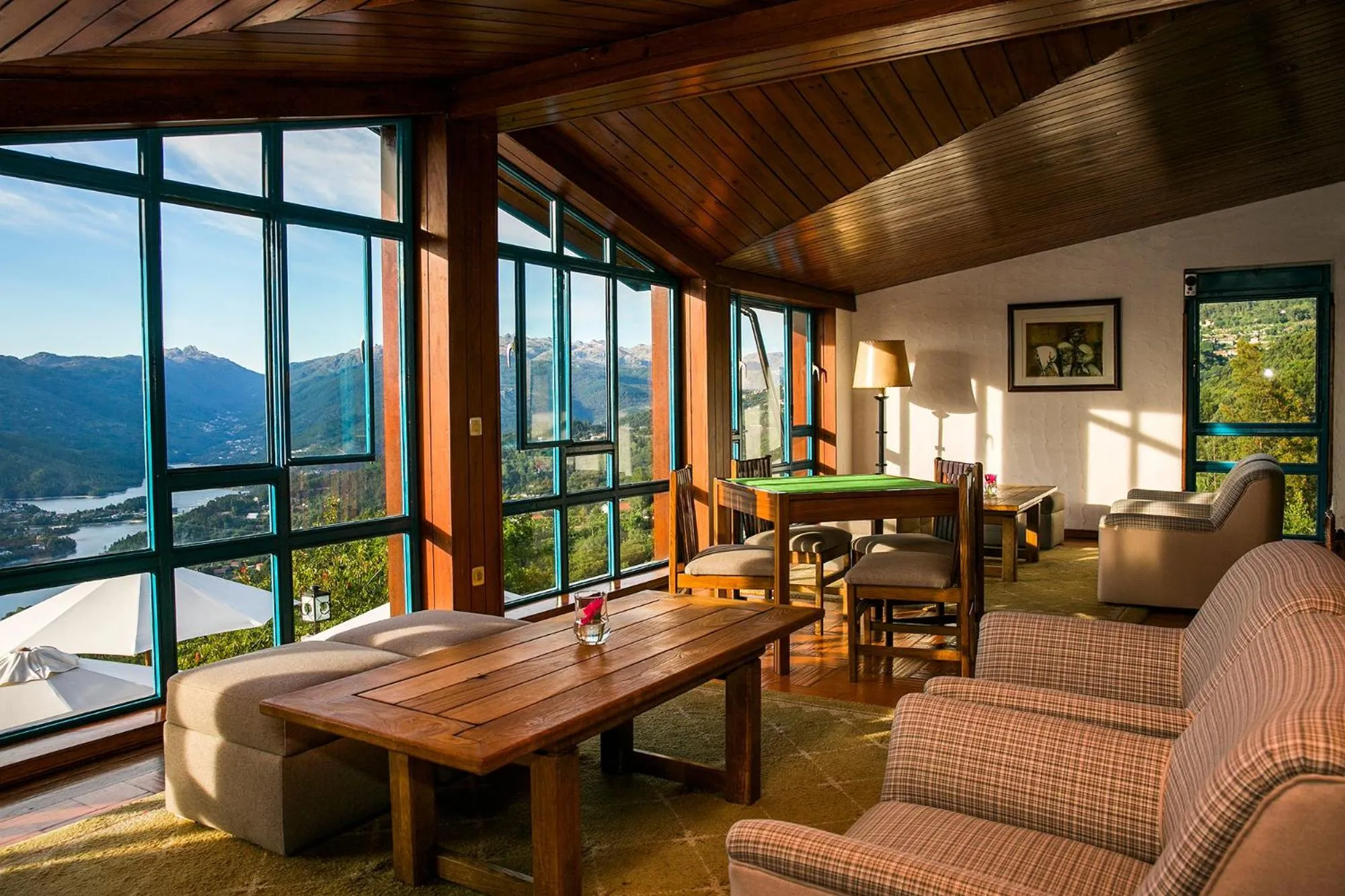 Communal lounge/ TV room in Pousada Geres-Caniçada