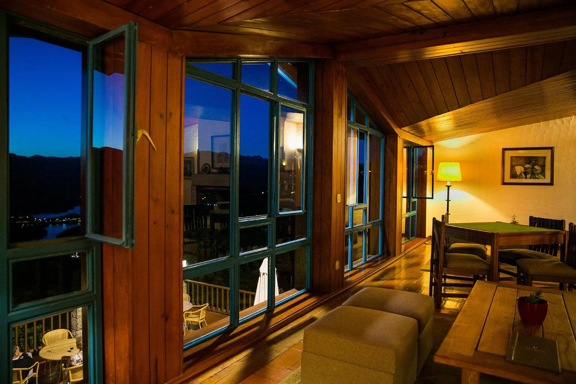 Communal lounge/ TV room in Pousada Geres-Caniçada