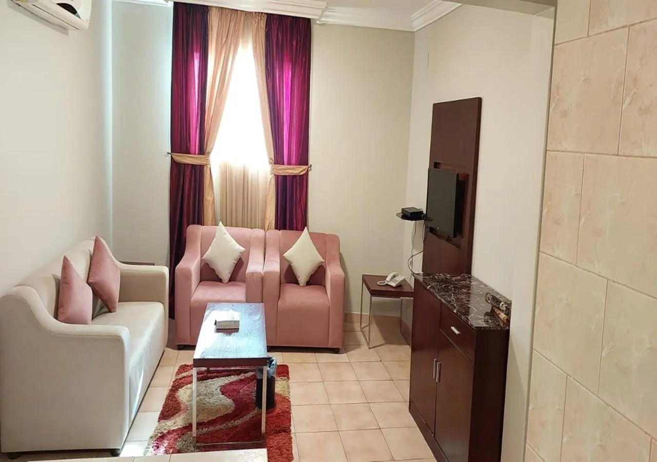 Seating area in Raoum Inn Majmaa