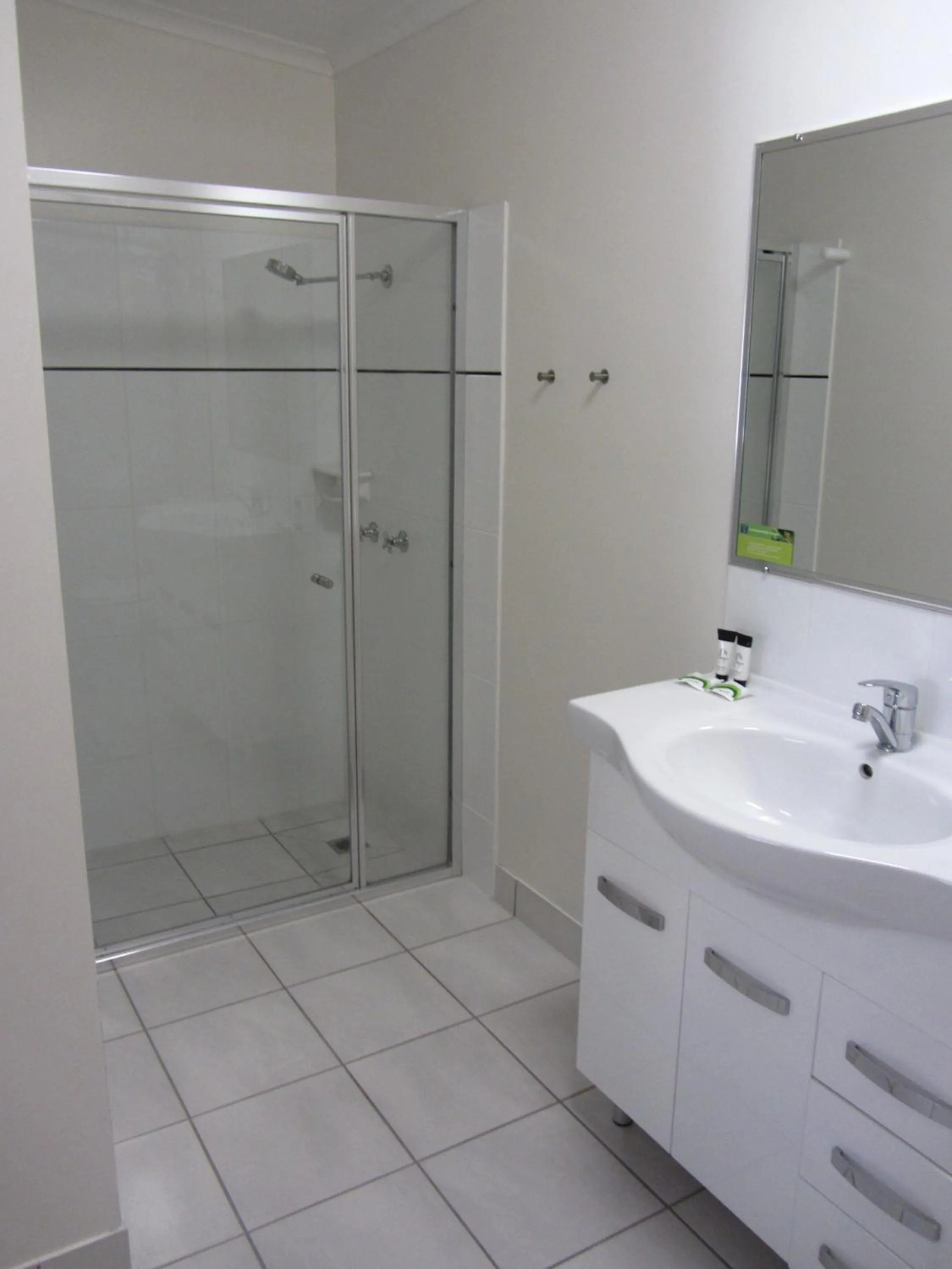 Bathroom in Urangan Motor Inn