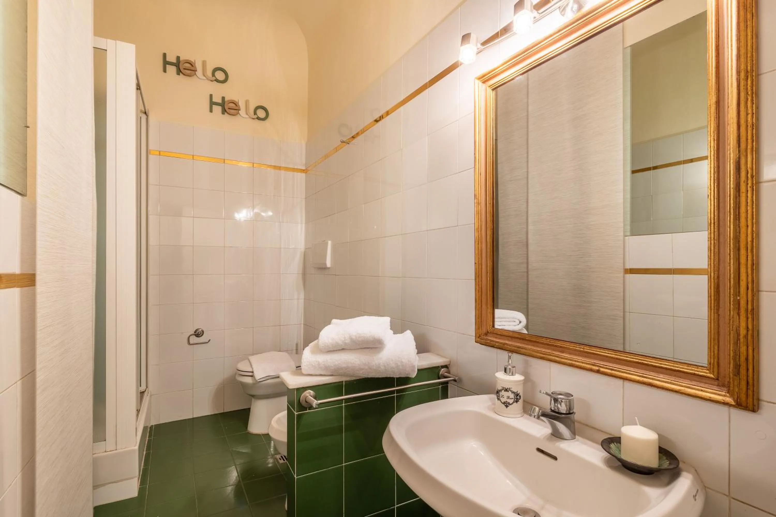 Shower in The Painters house in Santa Croce by Mmega