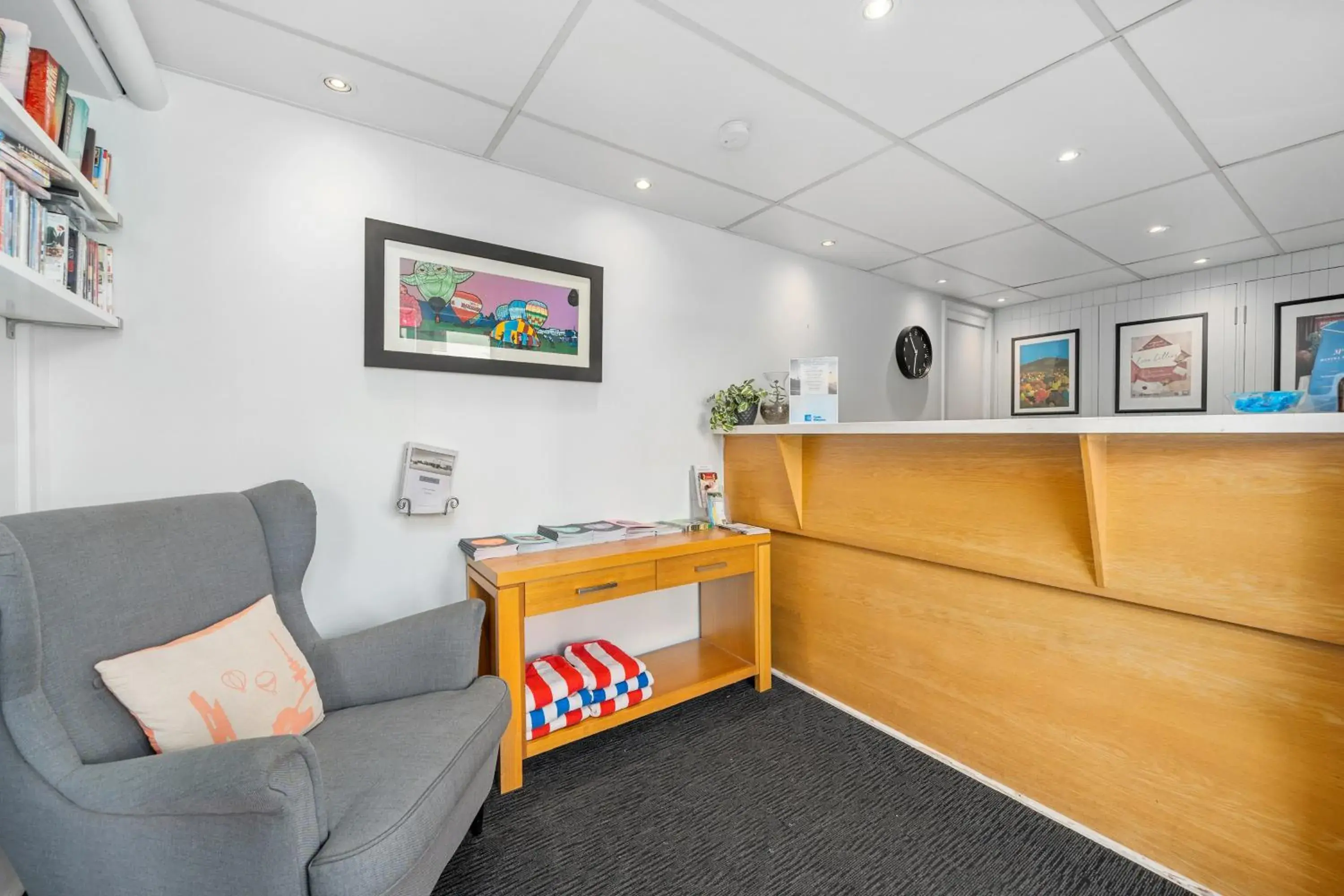 Lobby or reception in Manuka Park Serviced Apartments Lobby or reception in Manuka Park Serviced Apartments