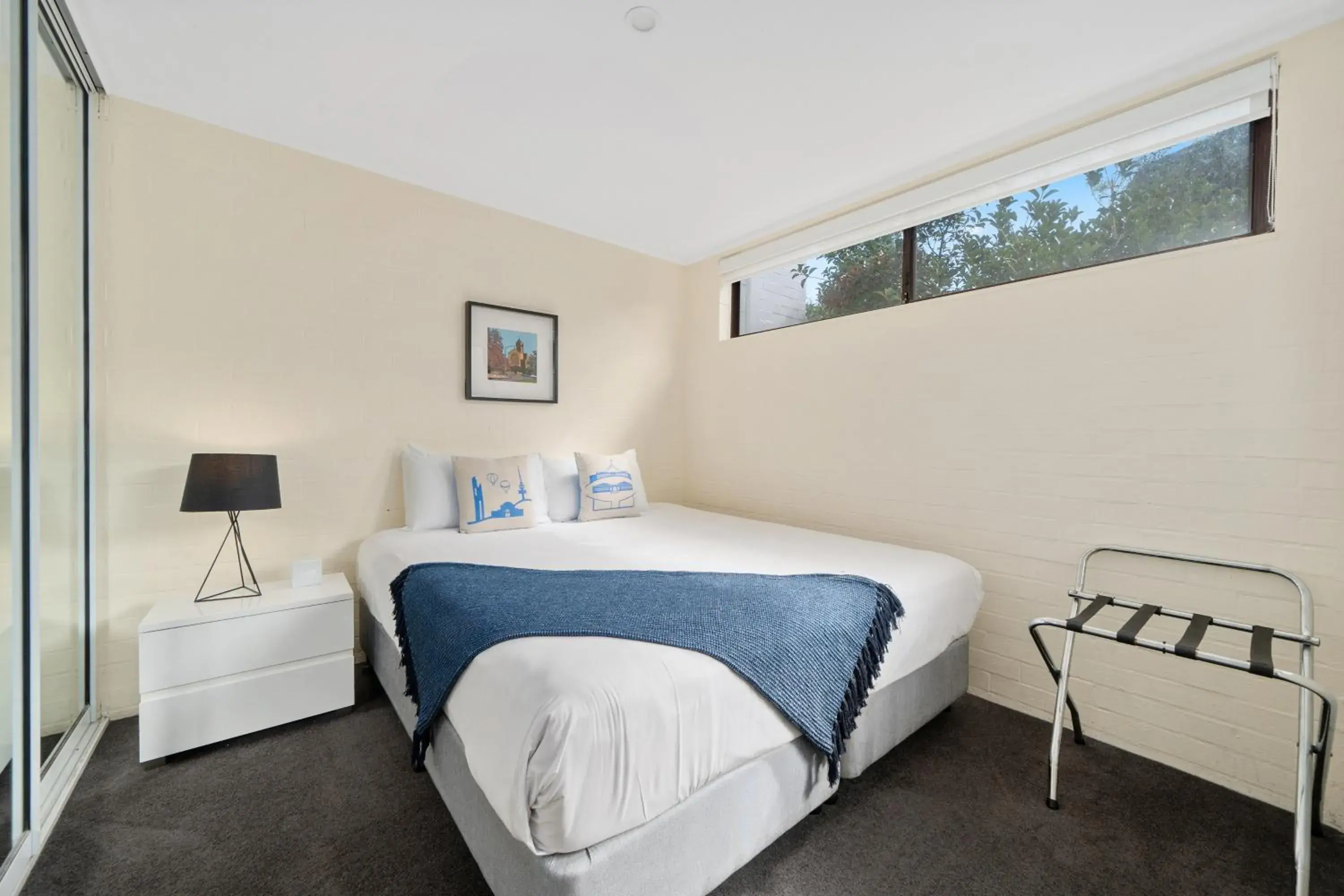 Bed in Manuka Park Serviced Apartments Bed in Manuka Park Serviced Apartments