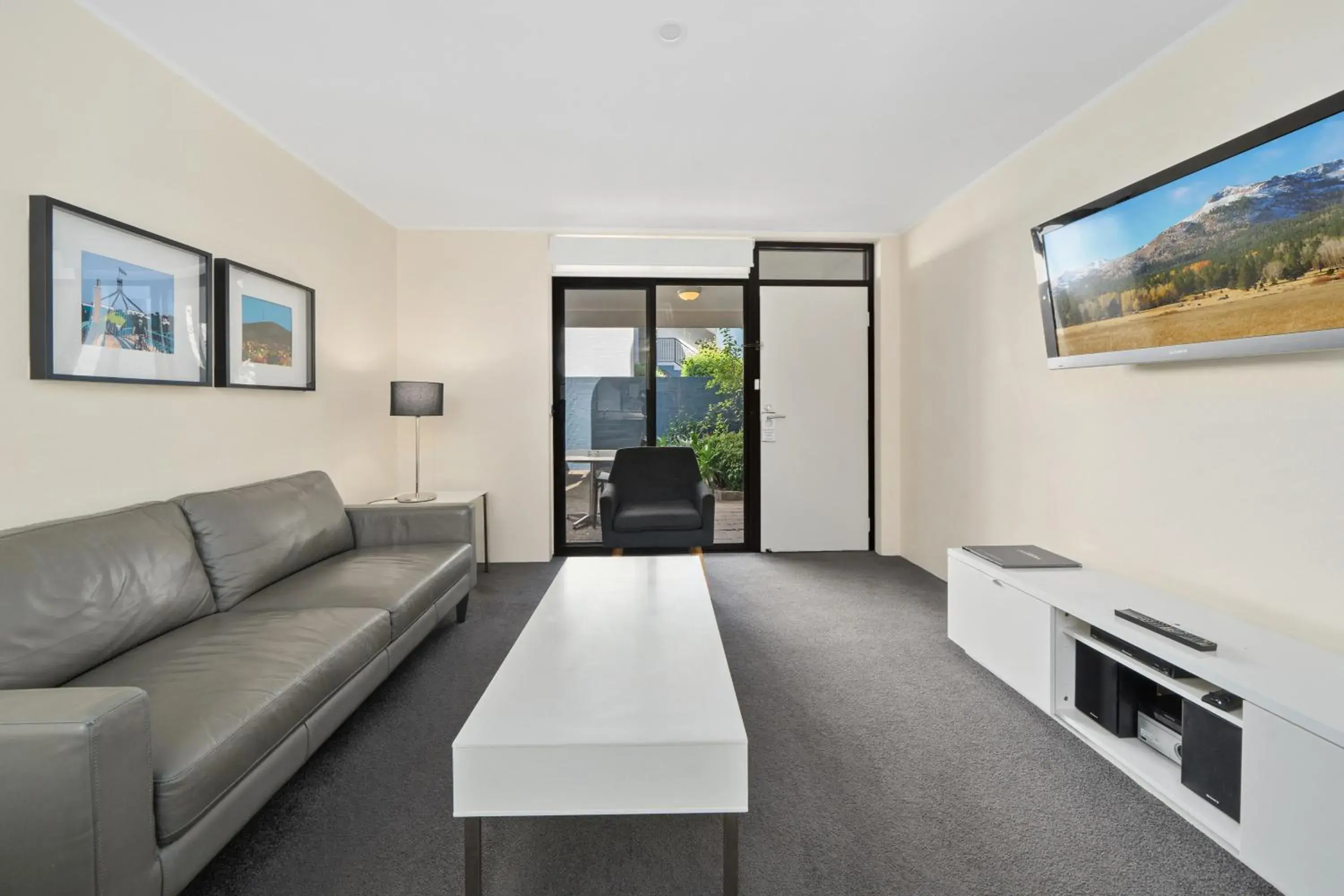 Living room in Manuka Park Serviced Apartments Living room in Manuka Park Serviced Apartments