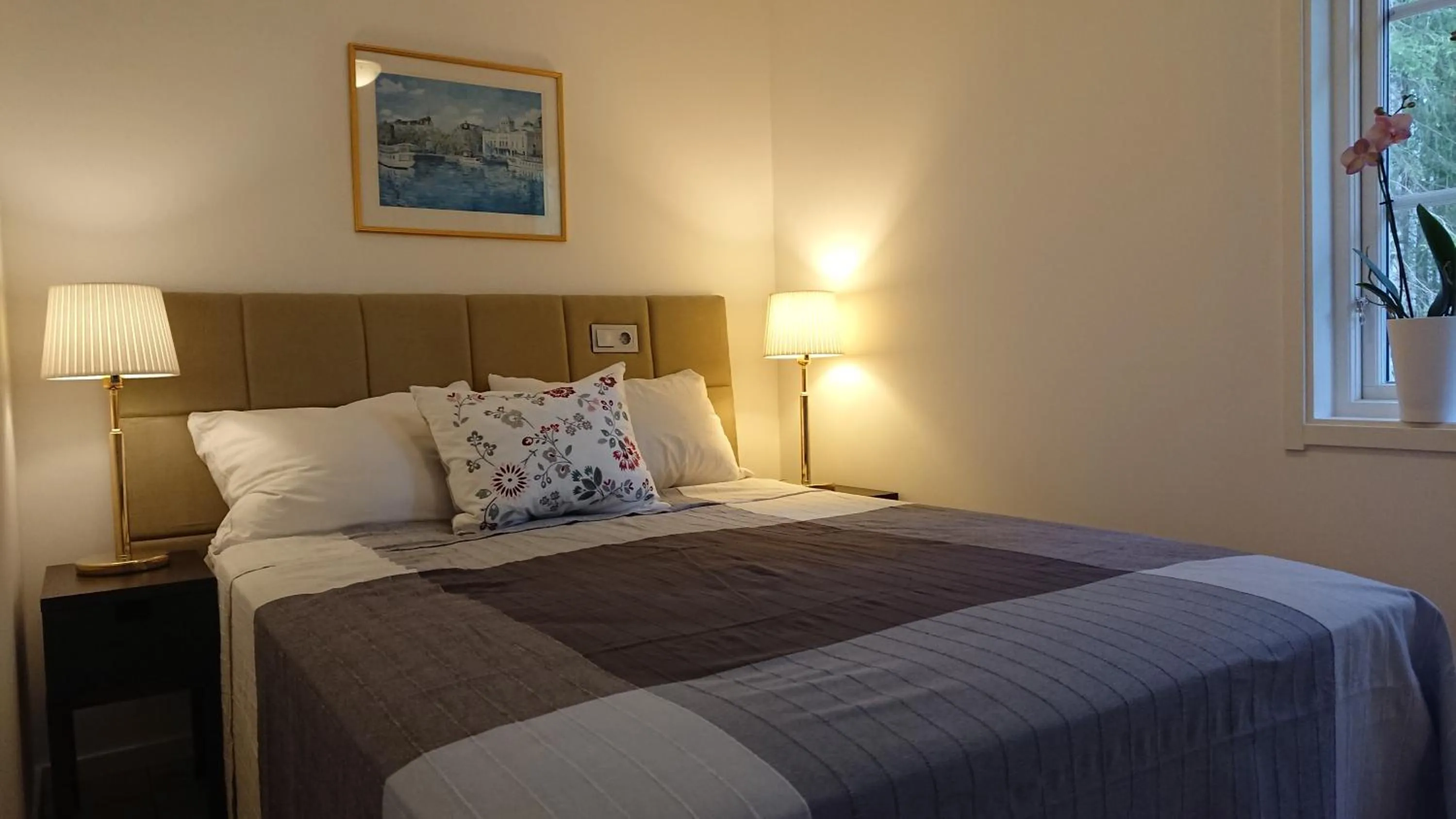 Bed in IGMA Lodge