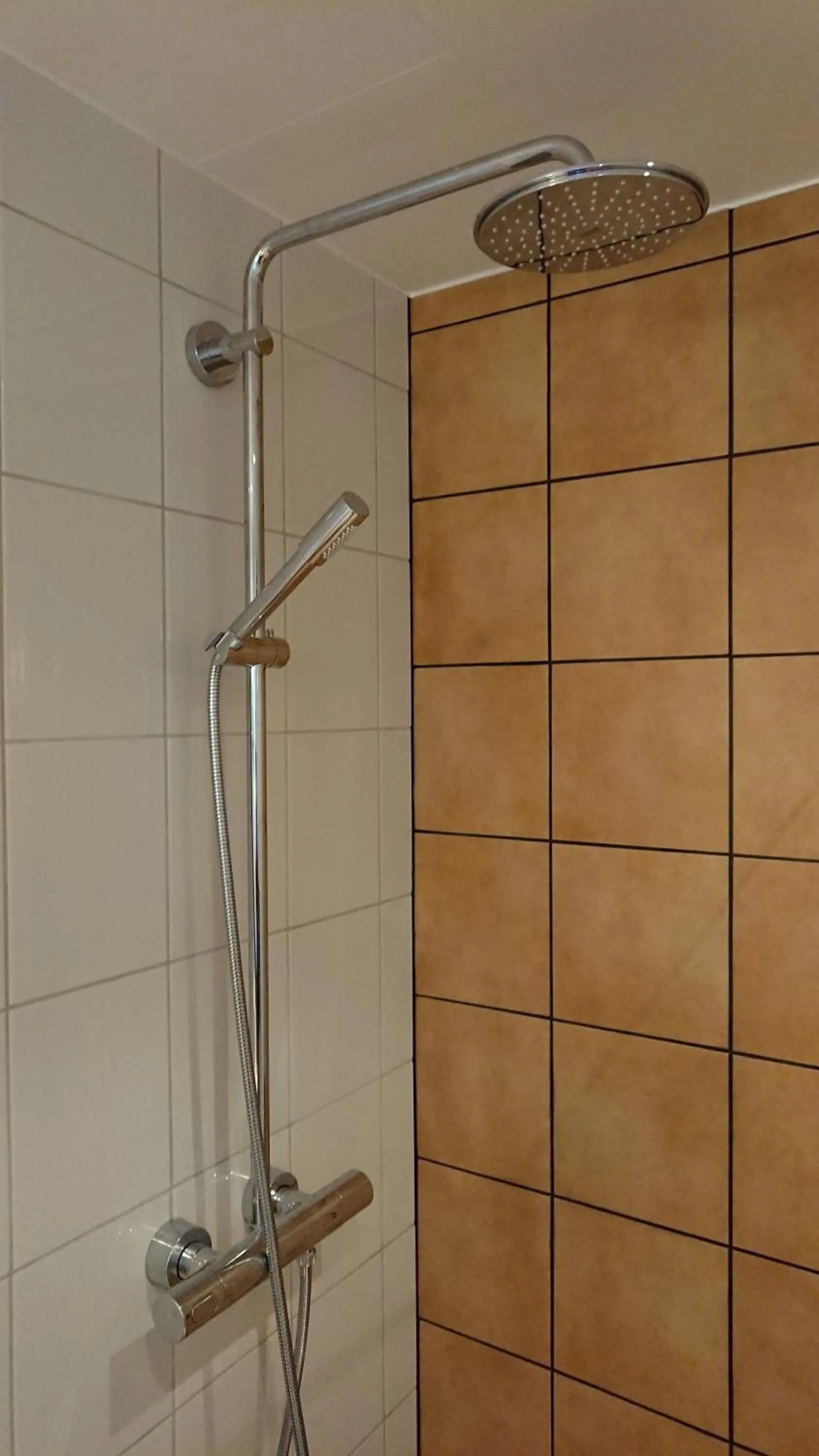 Shower in IGMA Lodge