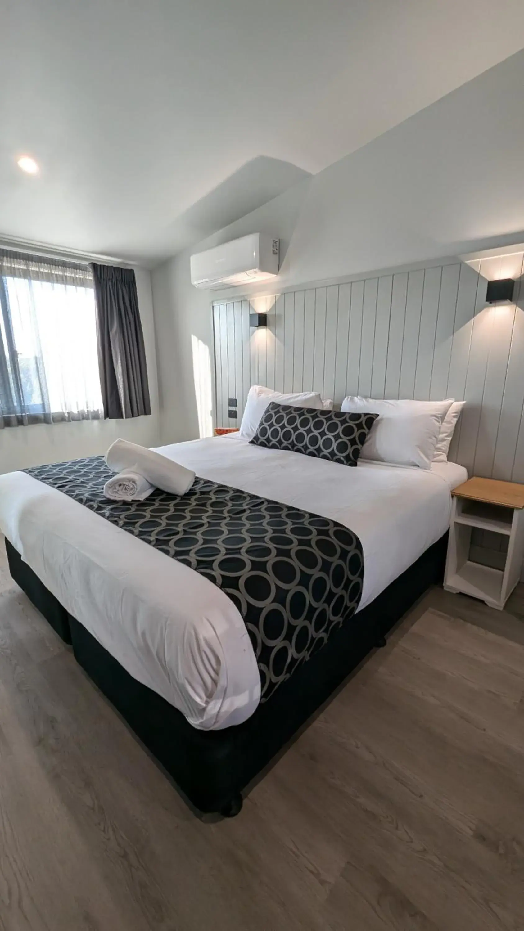 Bedroom, Bed in Cooma High Country Motel Bedroom, Bed in Cooma High Country Motel