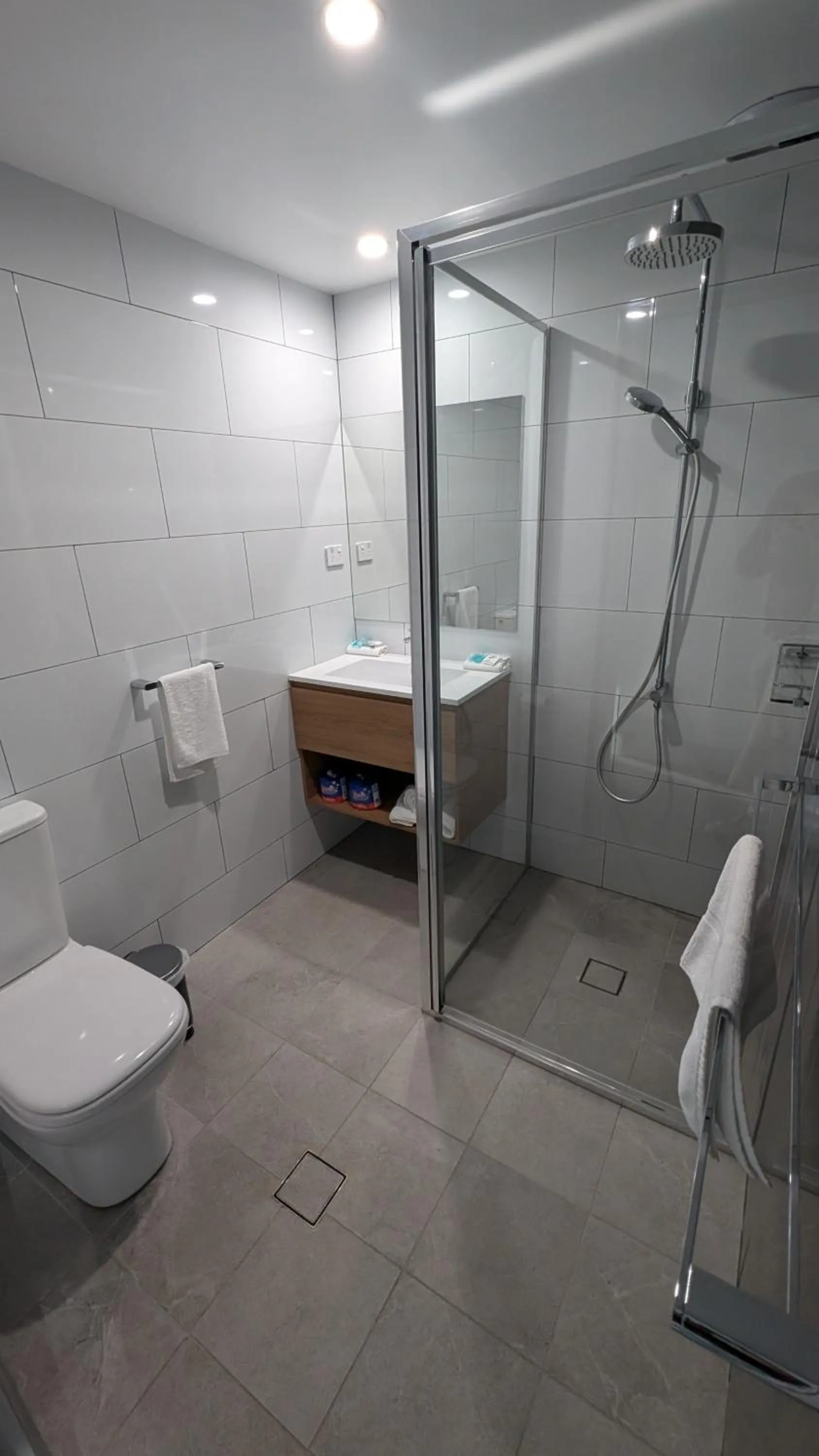 Bathroom in Cooma High Country Motel